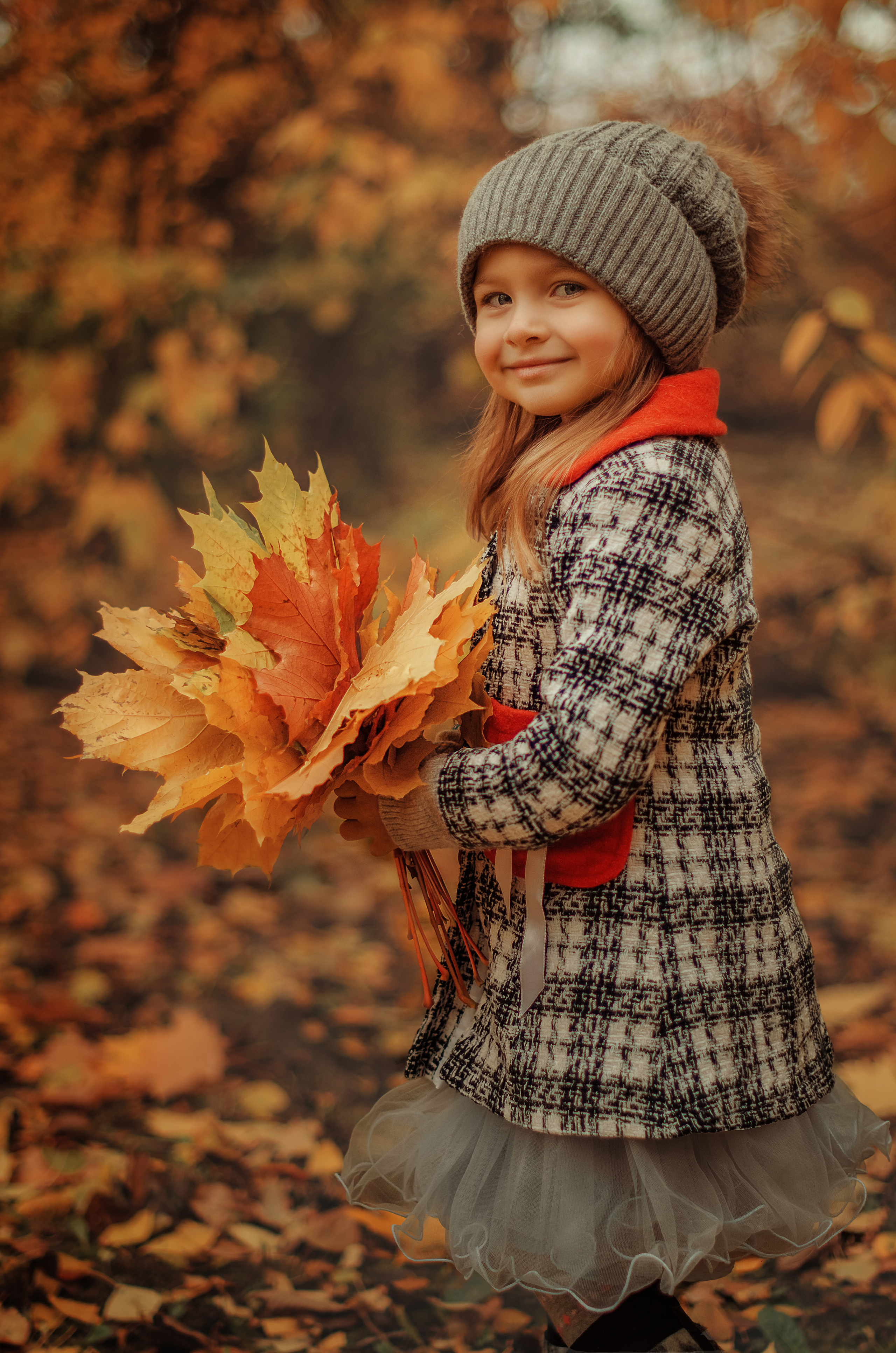 Осенняя фотосессия Настеньки. Фотограф Алиса Агафонова в Санкт-Петербурге