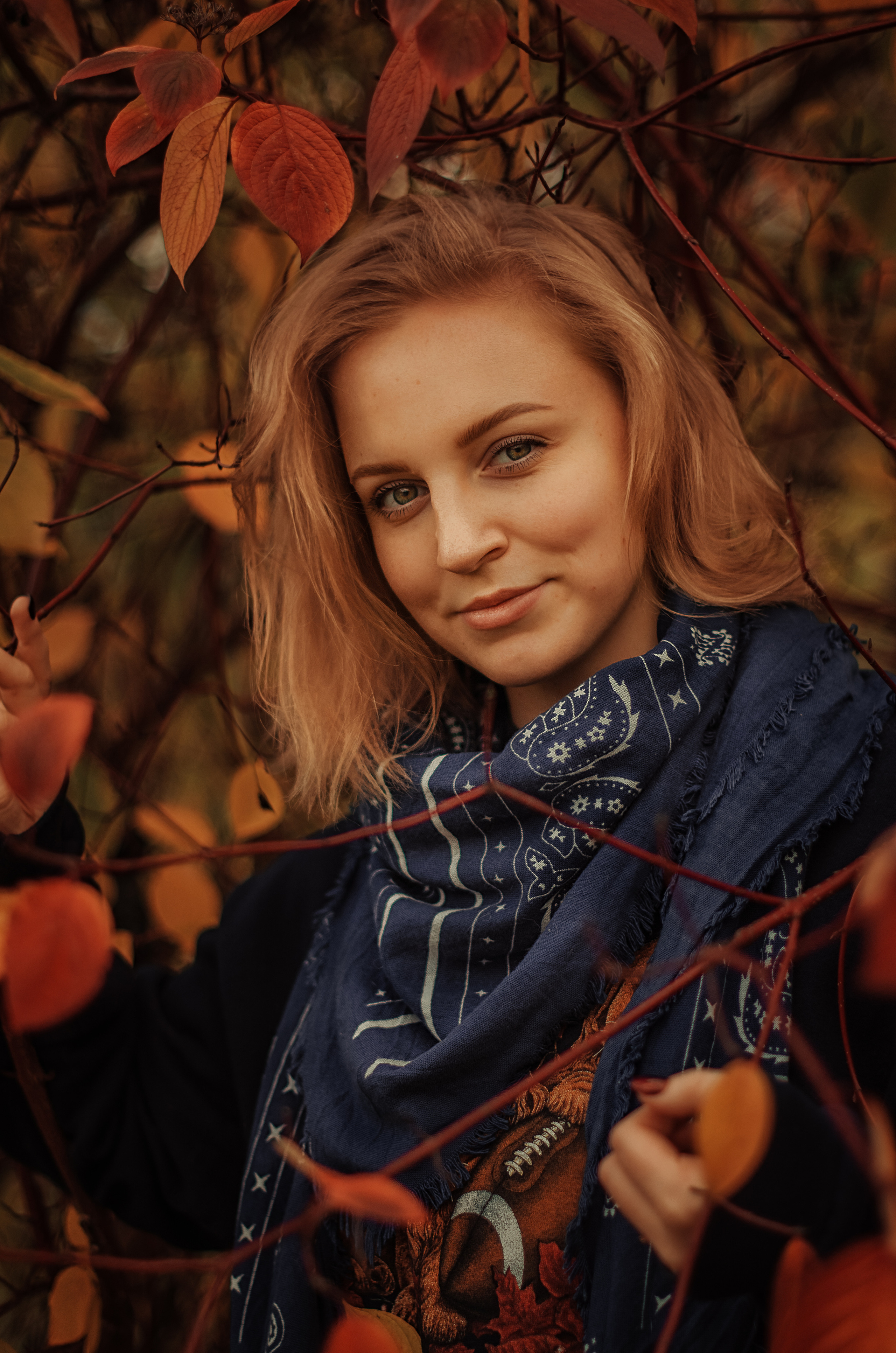 Натали и осень в парке. Фотограф Алиса Агафонова в Санкт-Петербурге