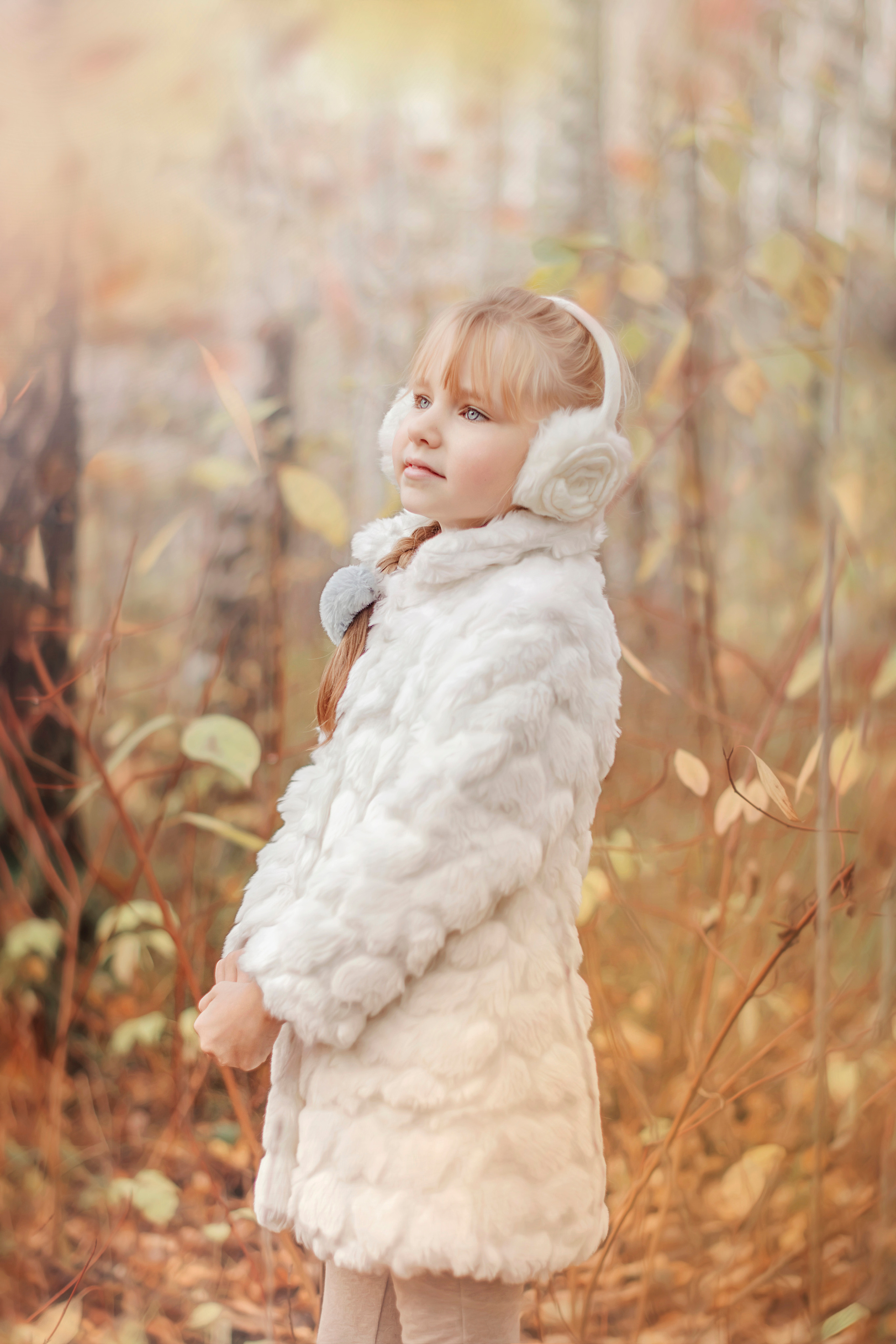 Карина в осеннем парке. Фотограф Алиса Агафонова в Санкт-Петербурге