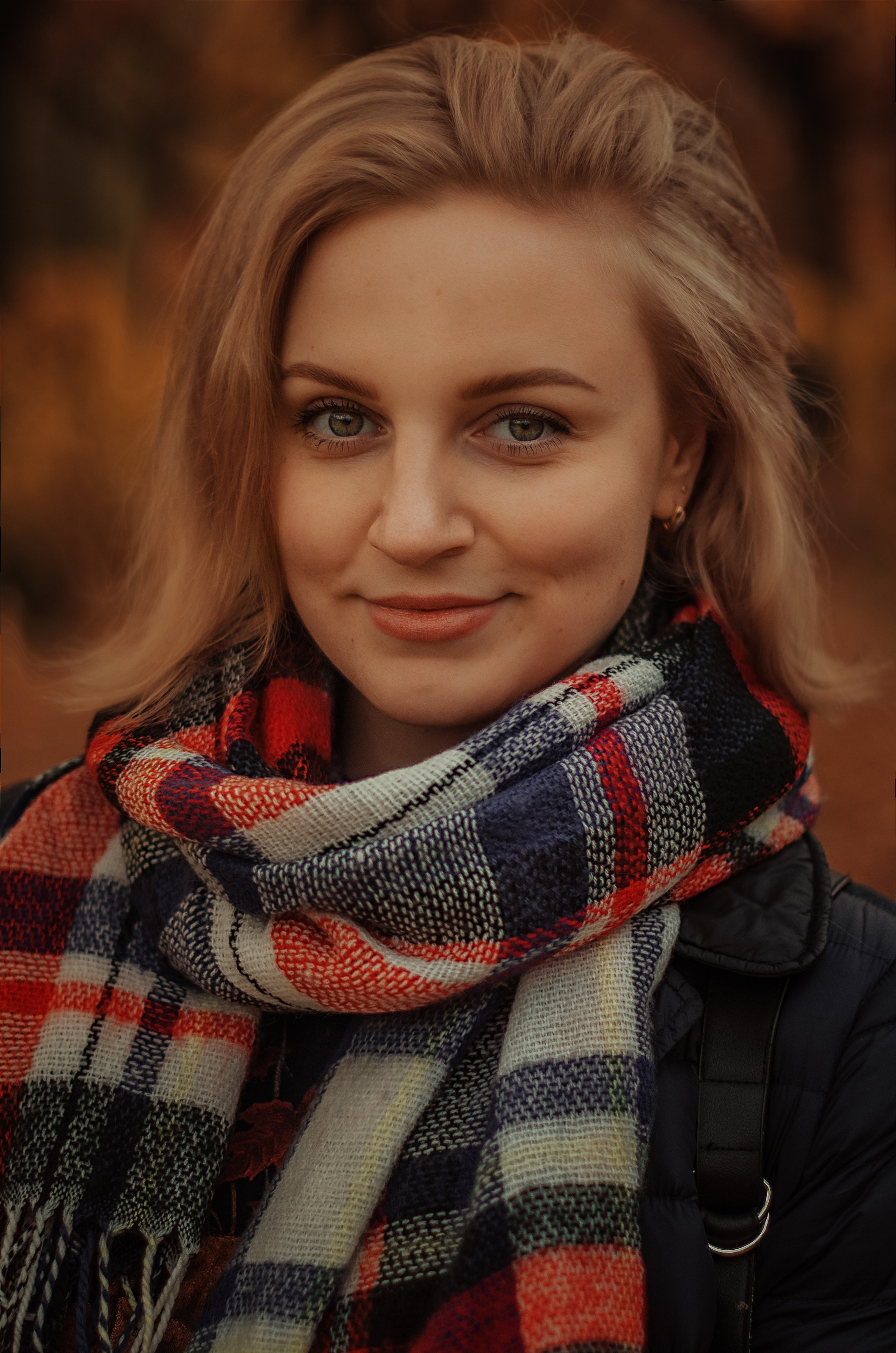 Натали и осень в парке. Фотограф Алиса Агафонова в Санкт-Петербурге