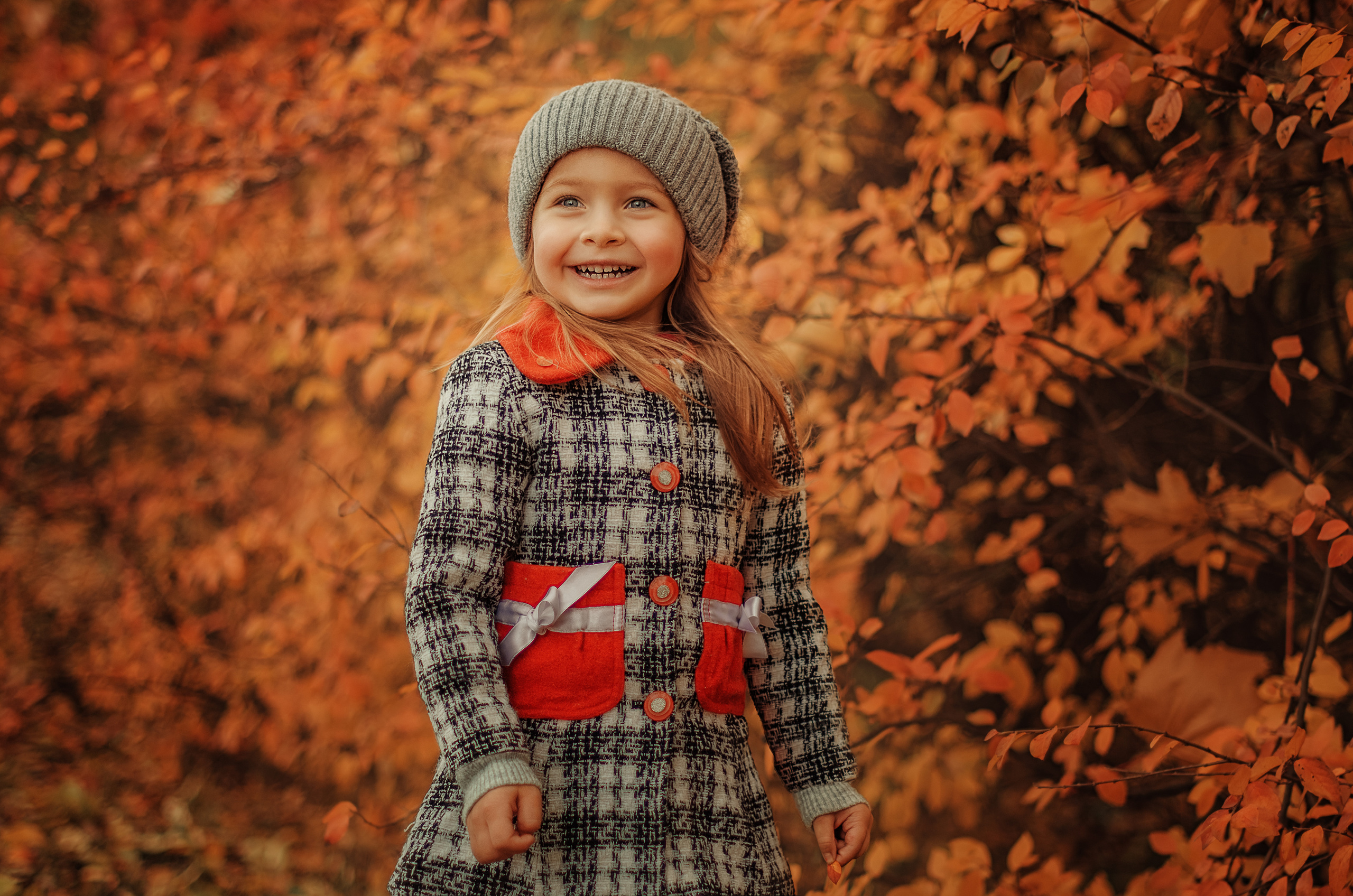 Осенняя фотосессия Настеньки. Фотограф Алиса Агафонова в Санкт-Петербурге