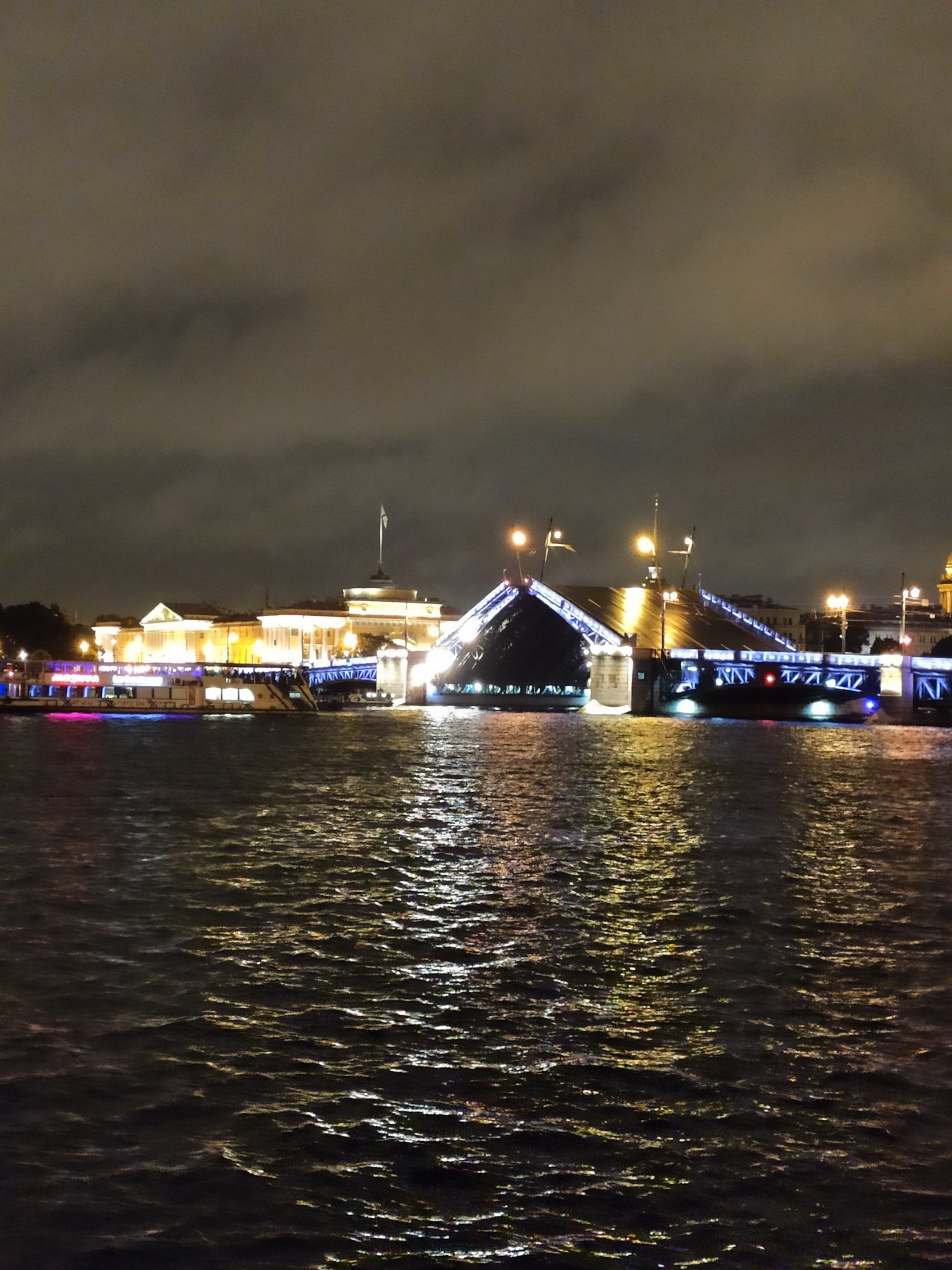 Дворцовый мост