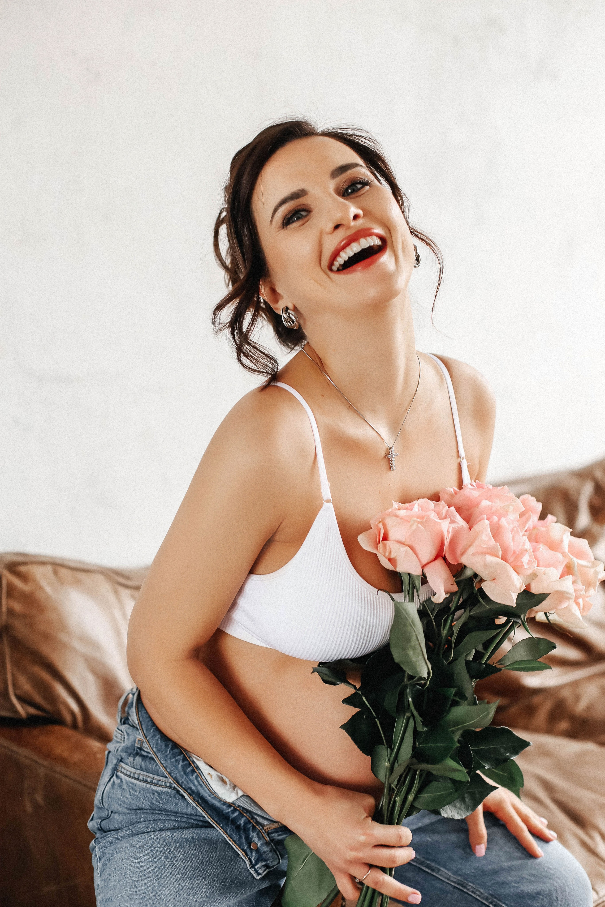 Фотосессия беременности в Москве в студии. Свадебный и семейный фотограф в Москве