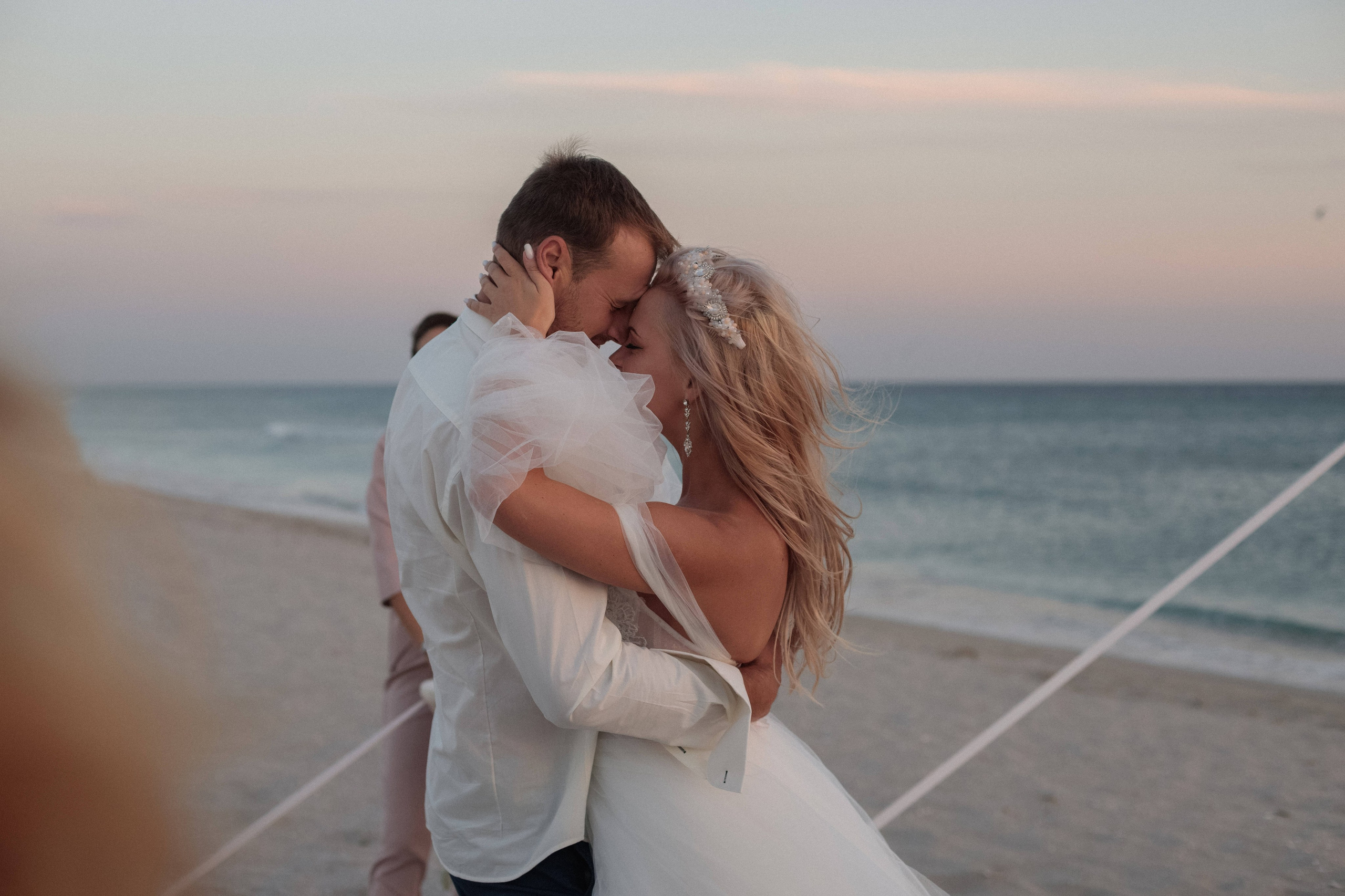 «Начало любви на побережье Поповки: история свадьбы, застывшая в кадре». Свадебный фотограф Мироманов Николай в Крыму