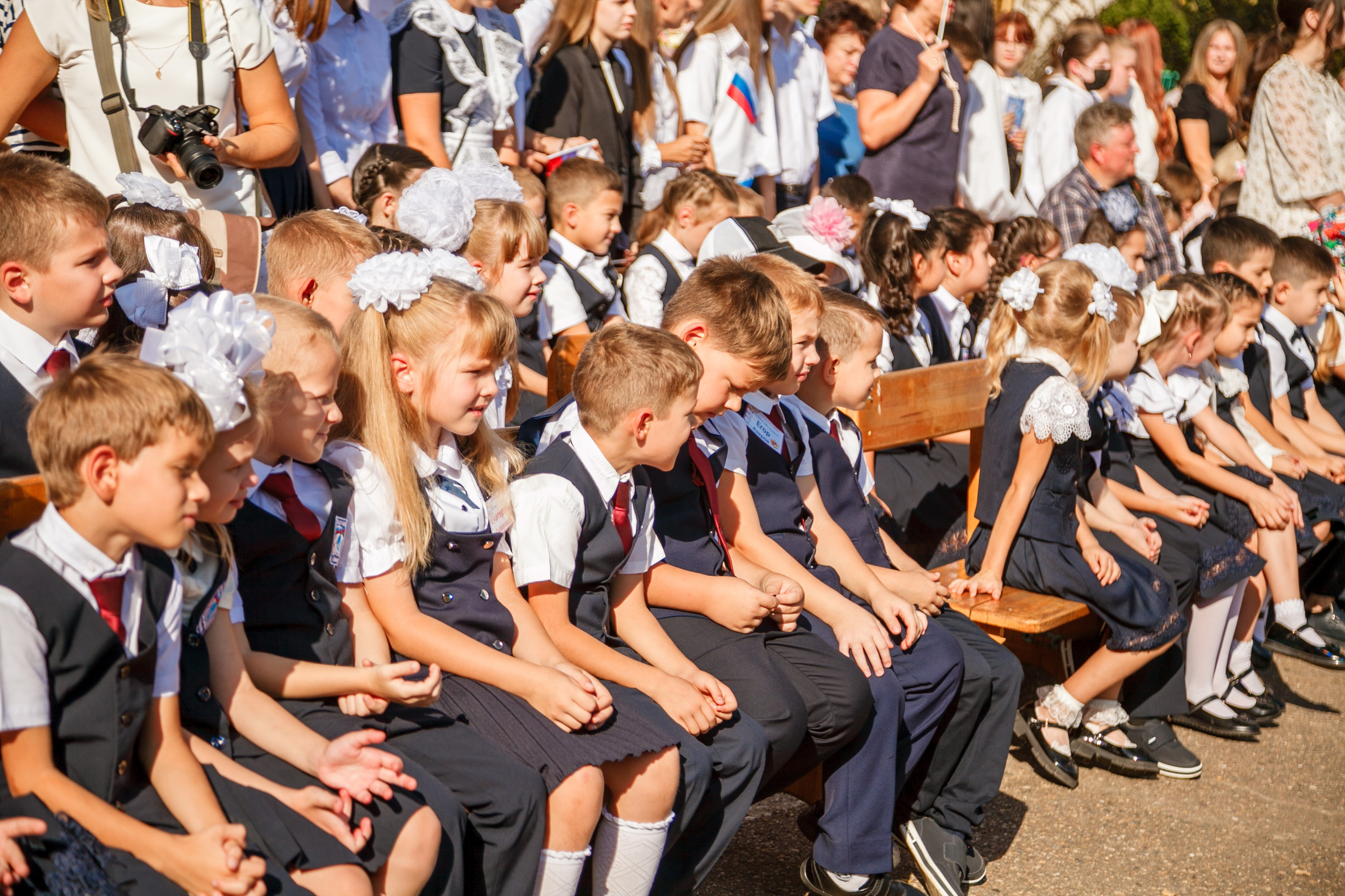 1 сентября линейка. Свадебный и семейный фотограф в Армавире