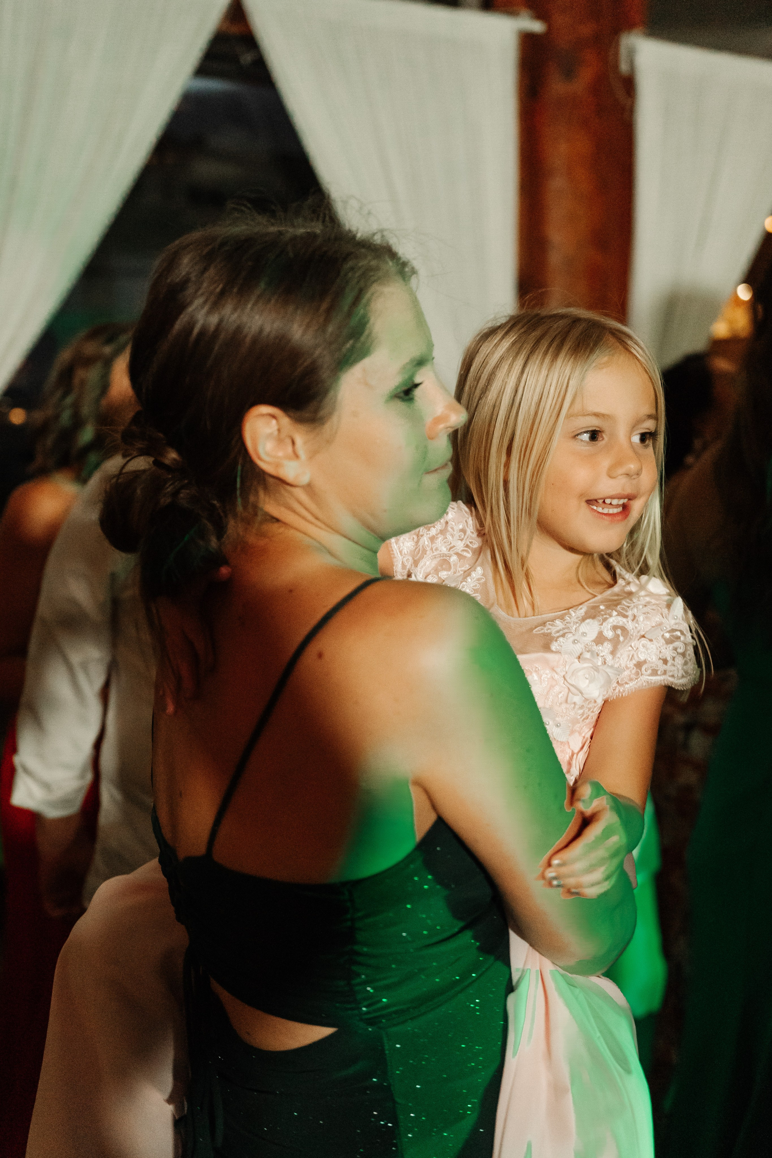 2025-08-16_BryanAmber. Ретушер Зенькевич Света