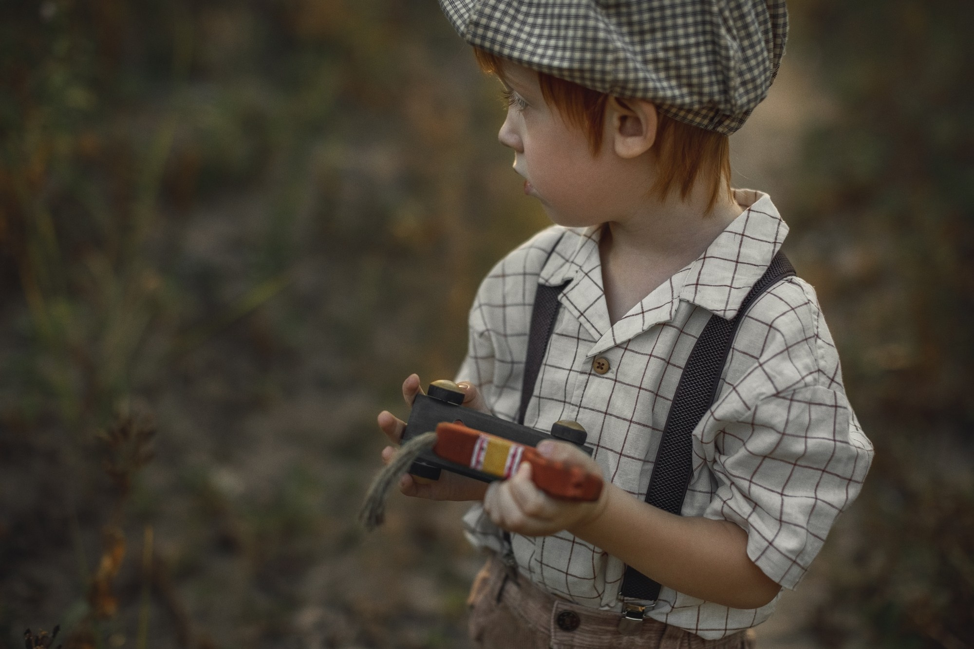 детский портрет, фото ребенка на природе, детская фотосессия, красивая детская фотография, мальчик не смотрит в кадр