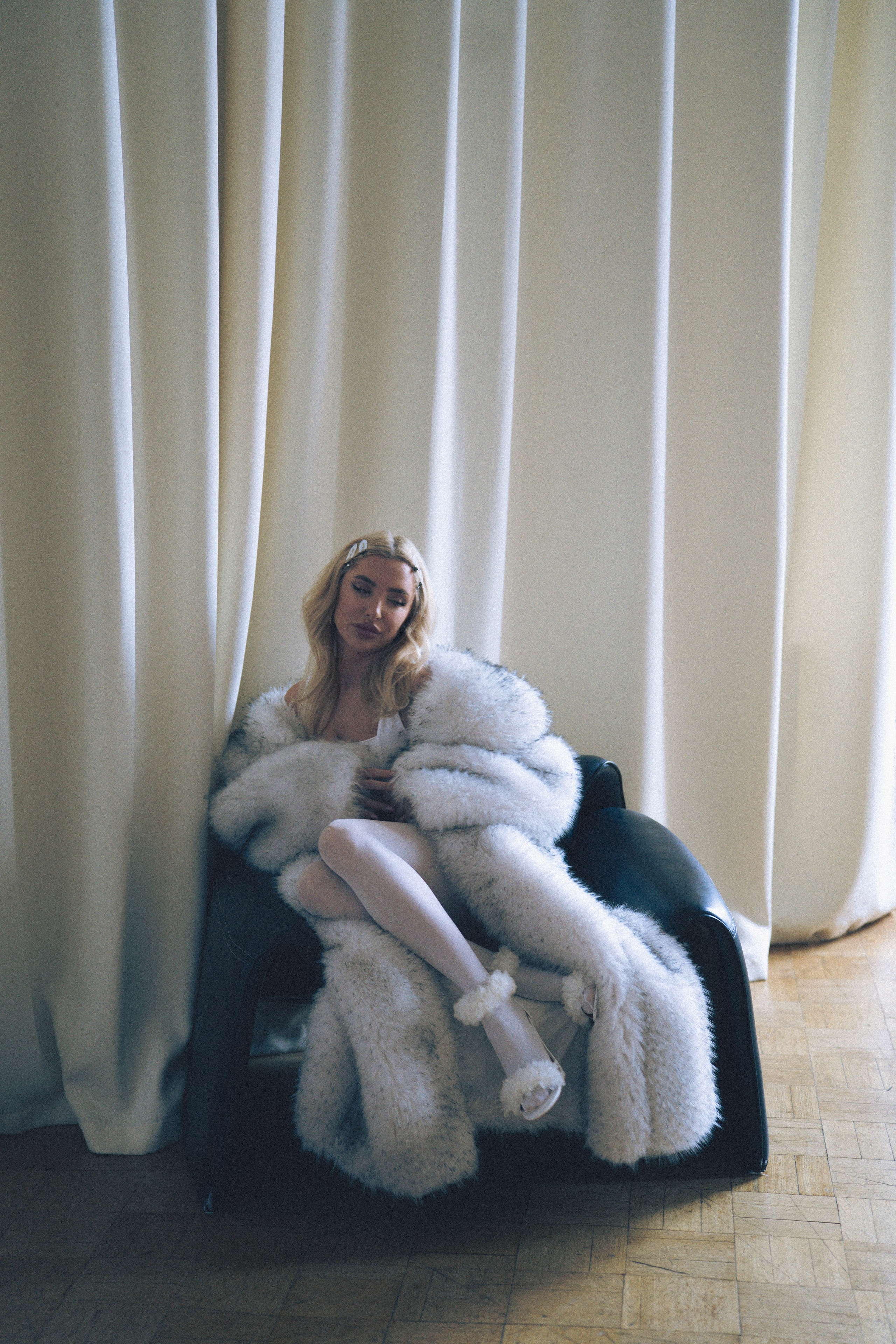 МИНИМАЛИЗМ В СТУДИИ НА ЧЕРНЫШЕВСКОЙ В СТУДИИ С БАЛКОНОМ. Профессиональный фотограф, Санкт-Петербург — Виктория Богомолова