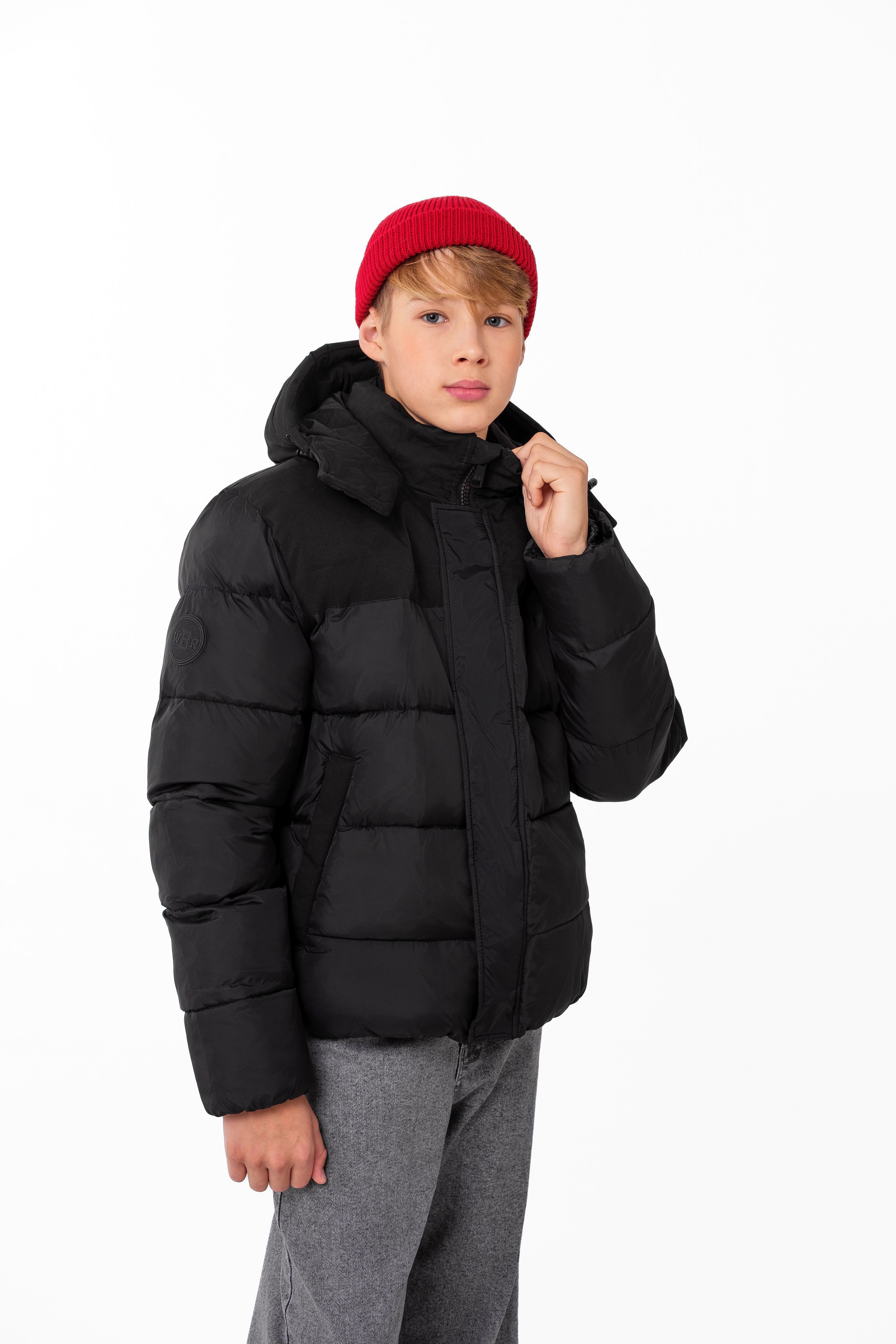 Съемка верхней одежды для каталога и маркетплейсов в Санкт-Петербурге. Фотосессия для маркетплейсов