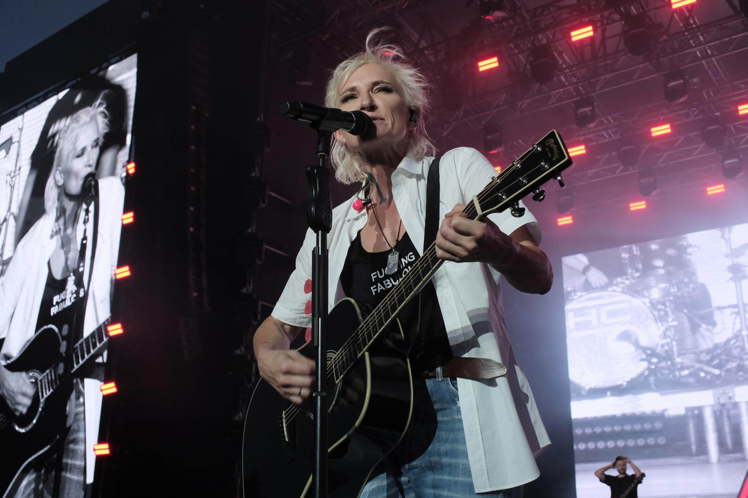 Диана Арбенина (группа «Ночные снайперы») — Москва, МТС Live Лето 2024. RedGeek - блогер и стручњак за образовање и ИТ Кирил Ситнов