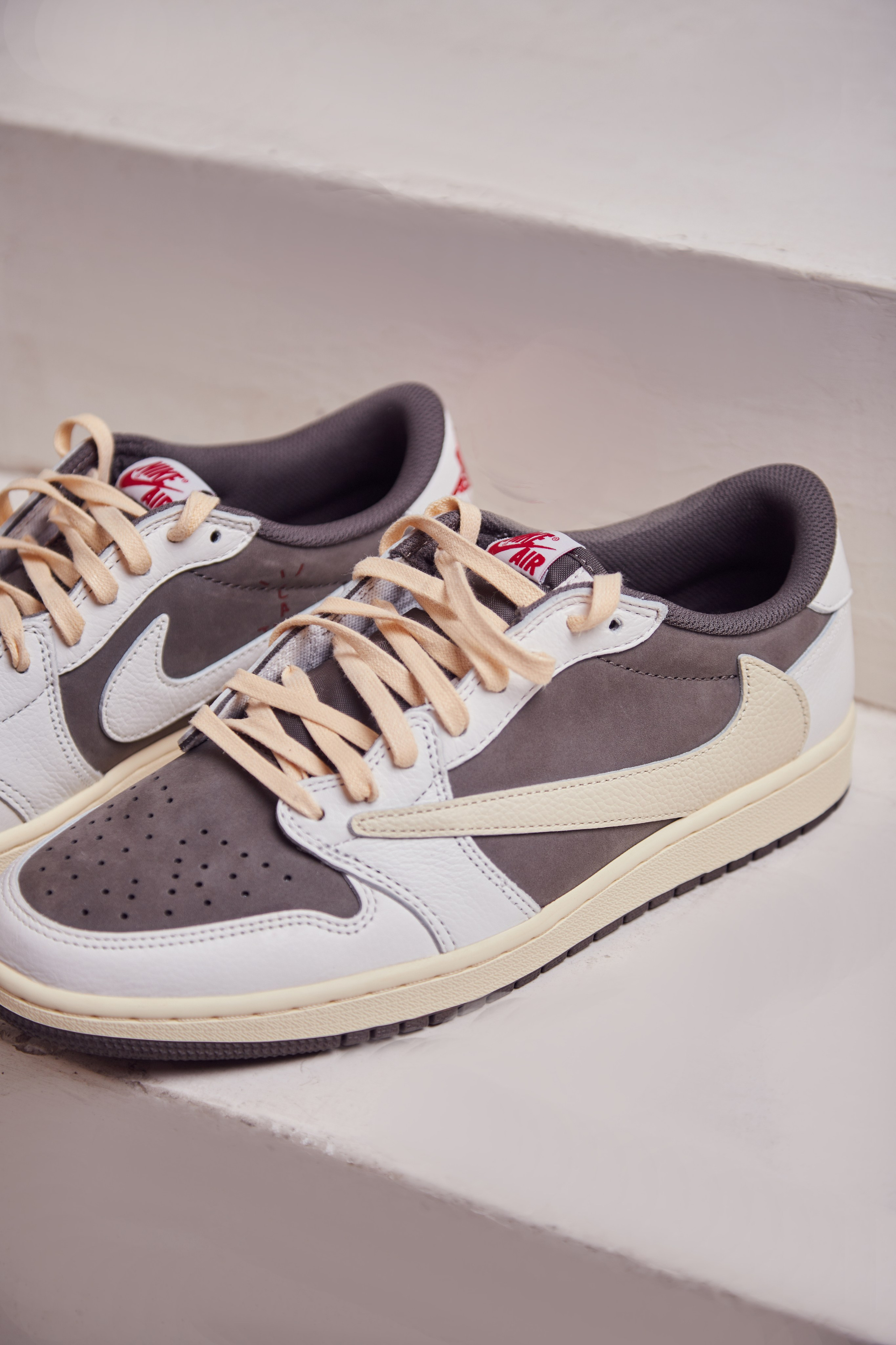 Магазин кроссовок PRICE POINT. Фоттéтика / фотоагентство в москве / фотограф москва