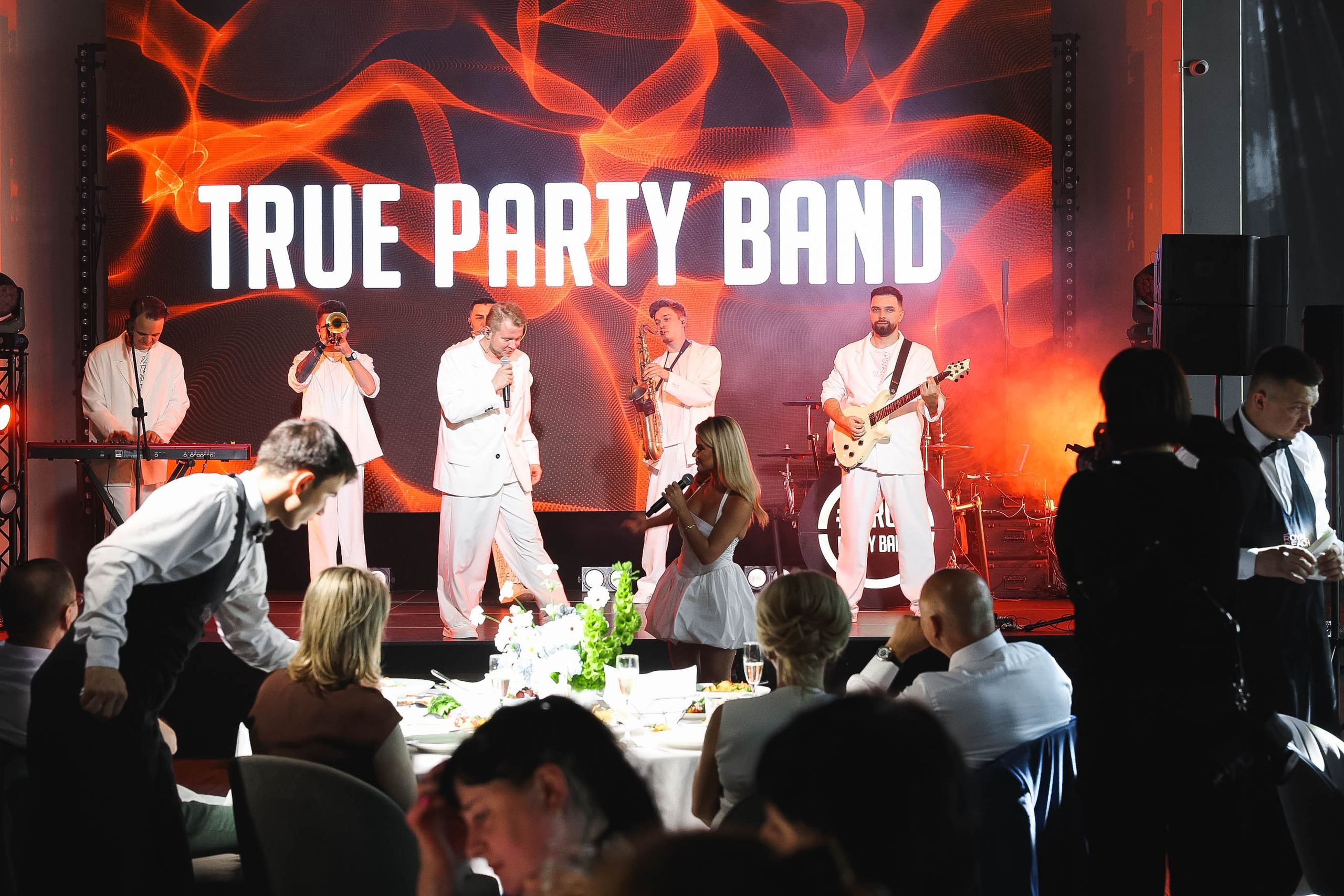 БАРРИКАДА С ДНЕМ РОЖДЕНИЯ. Свадебный фотограф в Санкт-Петербурге Александр Пащенко