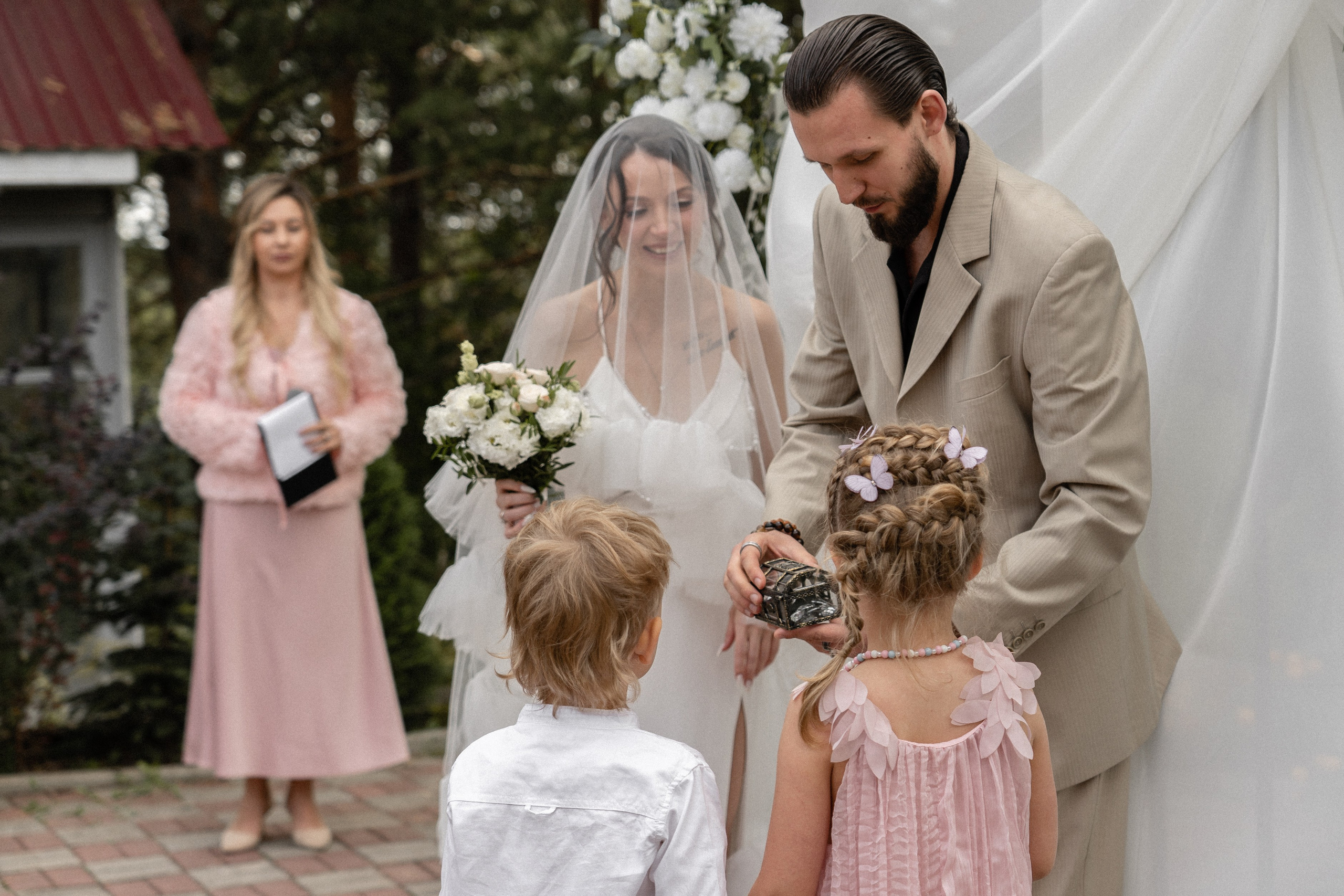 Дарья и Егор (свадебный репортаж). Эстетичная фото- и видеосъёмка Ирина Арсентьева. Челябинск и весь мир