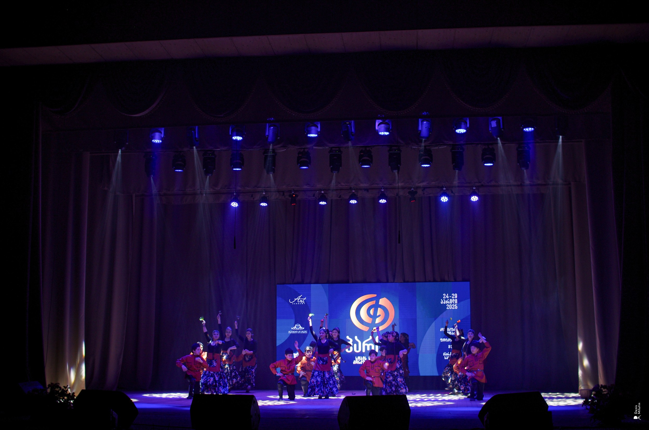 Танцы в Хоби. Портретный фотограф Денис Милютин