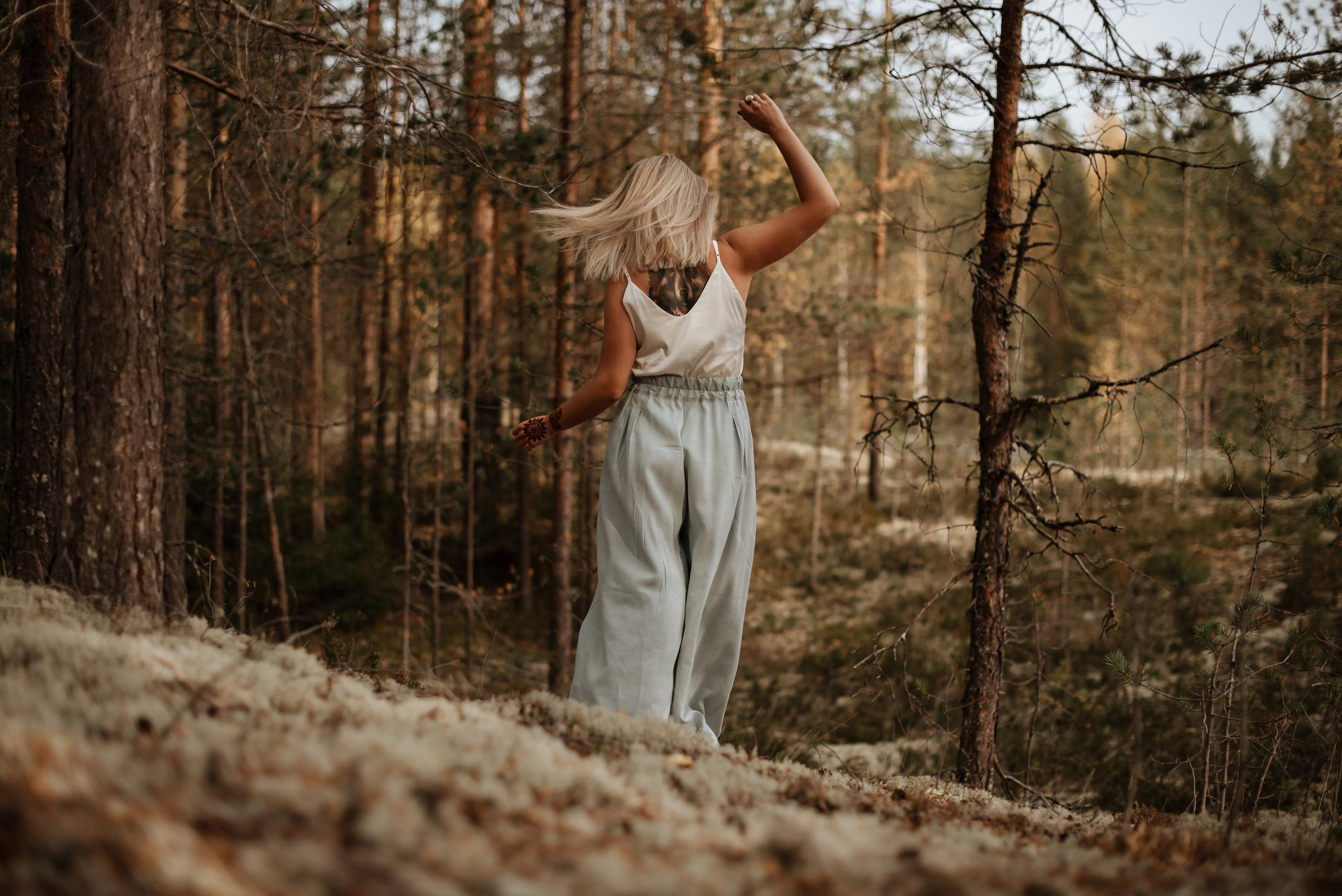 Йога, мехенди, поющая чаша… всё это про Анастасию Гор. Фотограф Мария Орлова (Мирный, Плесецк, Каргополь)