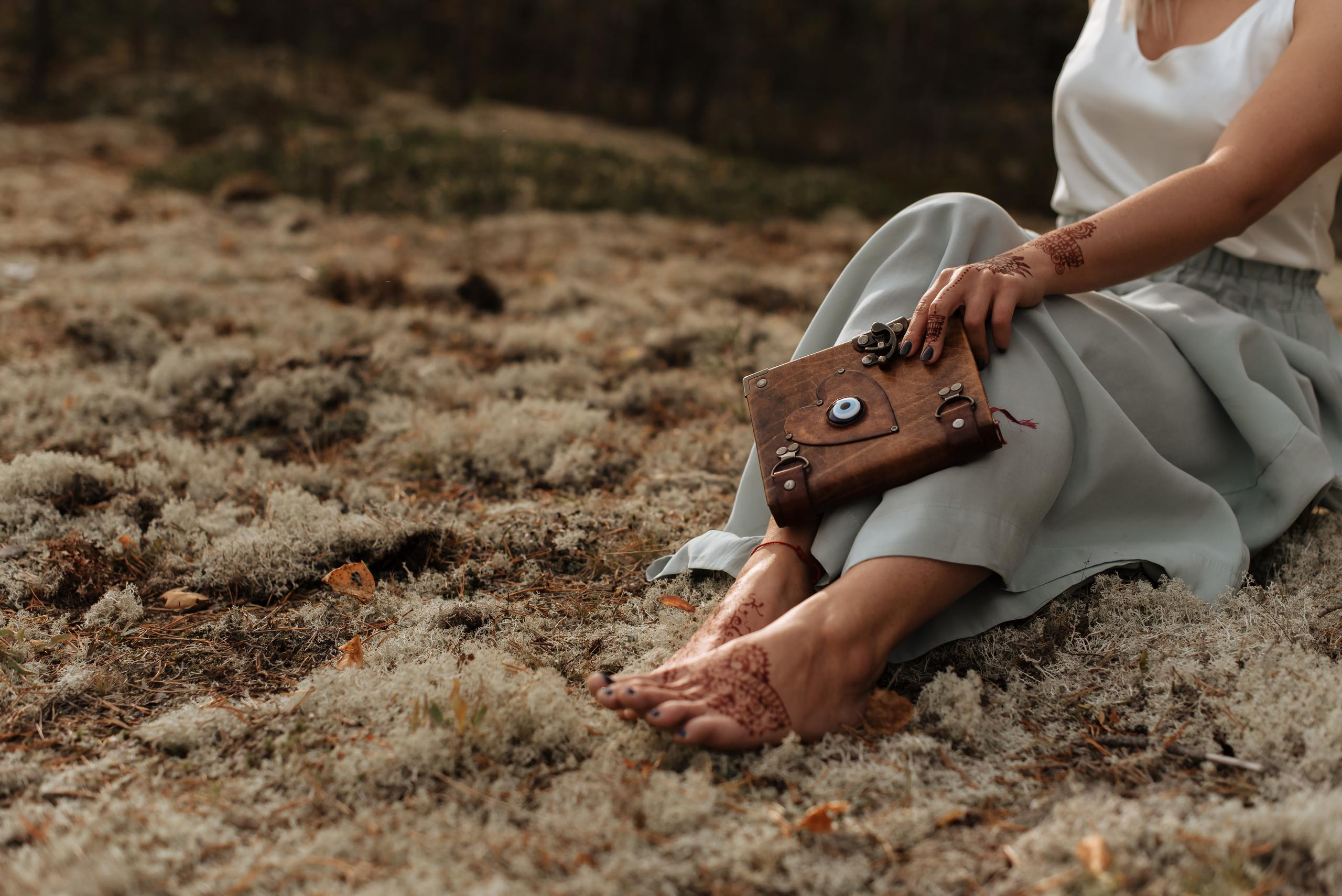 Йога, мехенди, поющая чаша… всё это про Анастасию Гор. Фотограф Мария Орлова (Мирный, Плесецк, Каргополь)