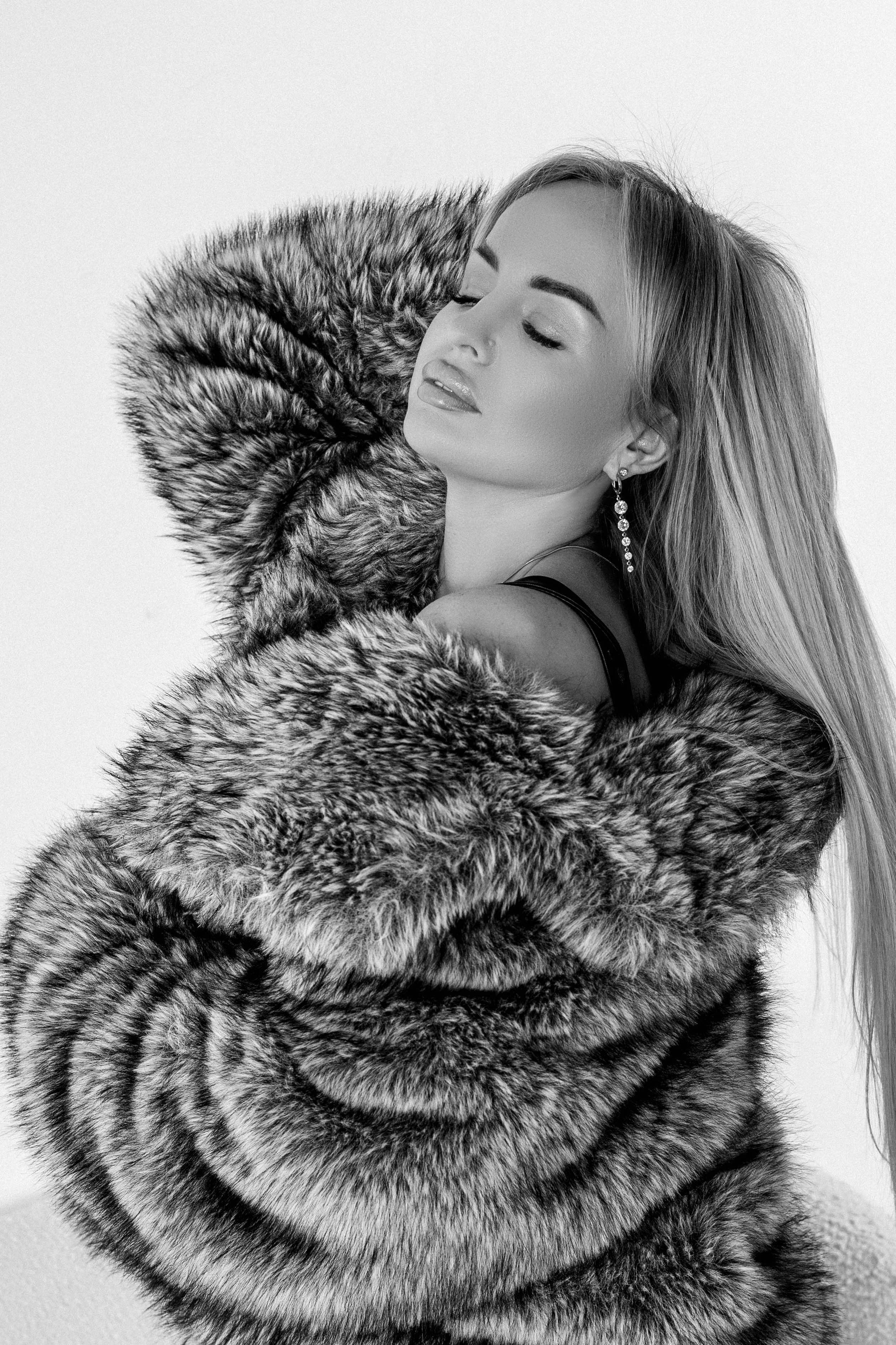 Портретная съемка. Предметный и женский фотограф в Новосибирске