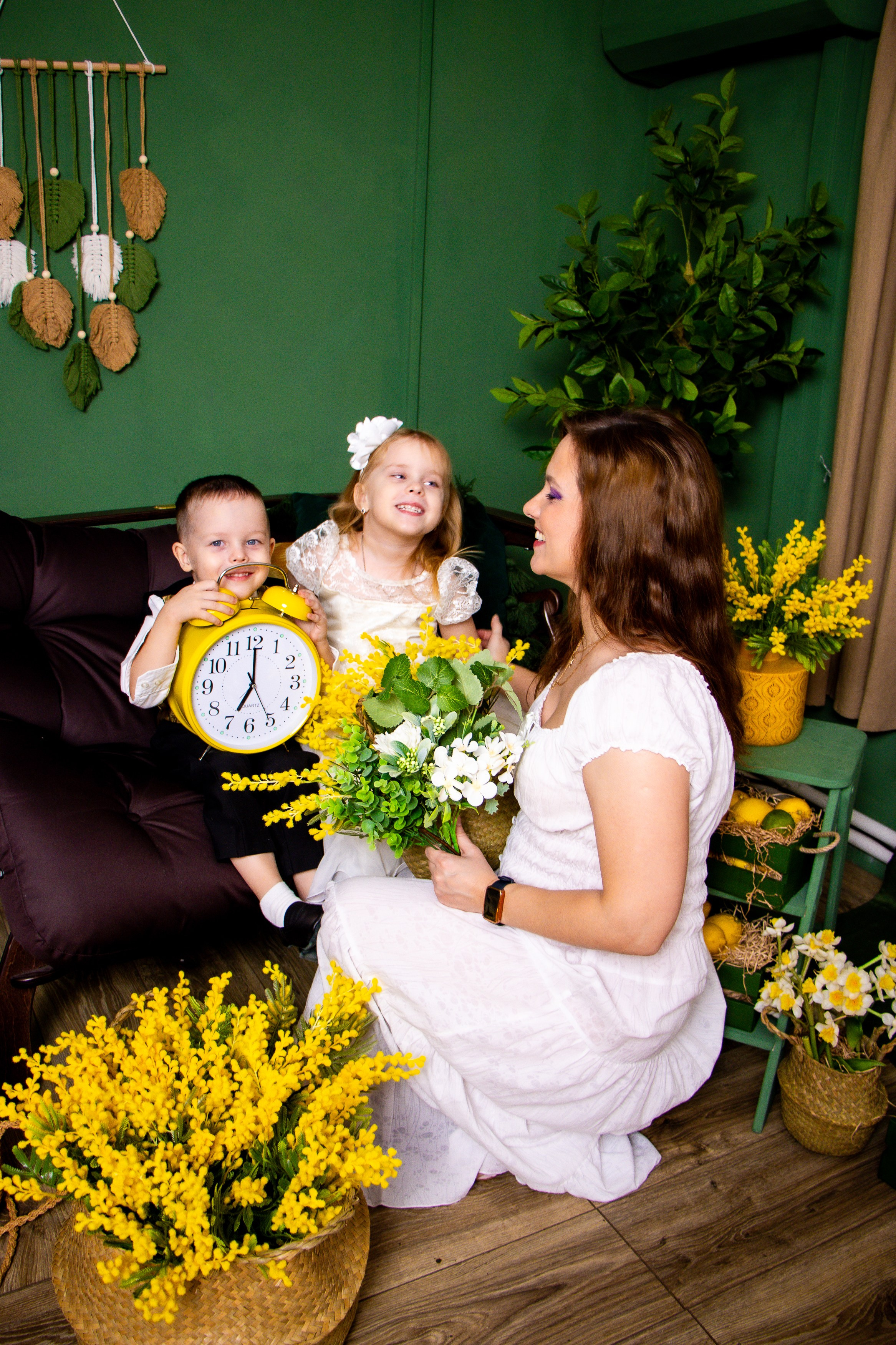 Семейная съемка с мимозой. Фотограф Татьяна Матрос