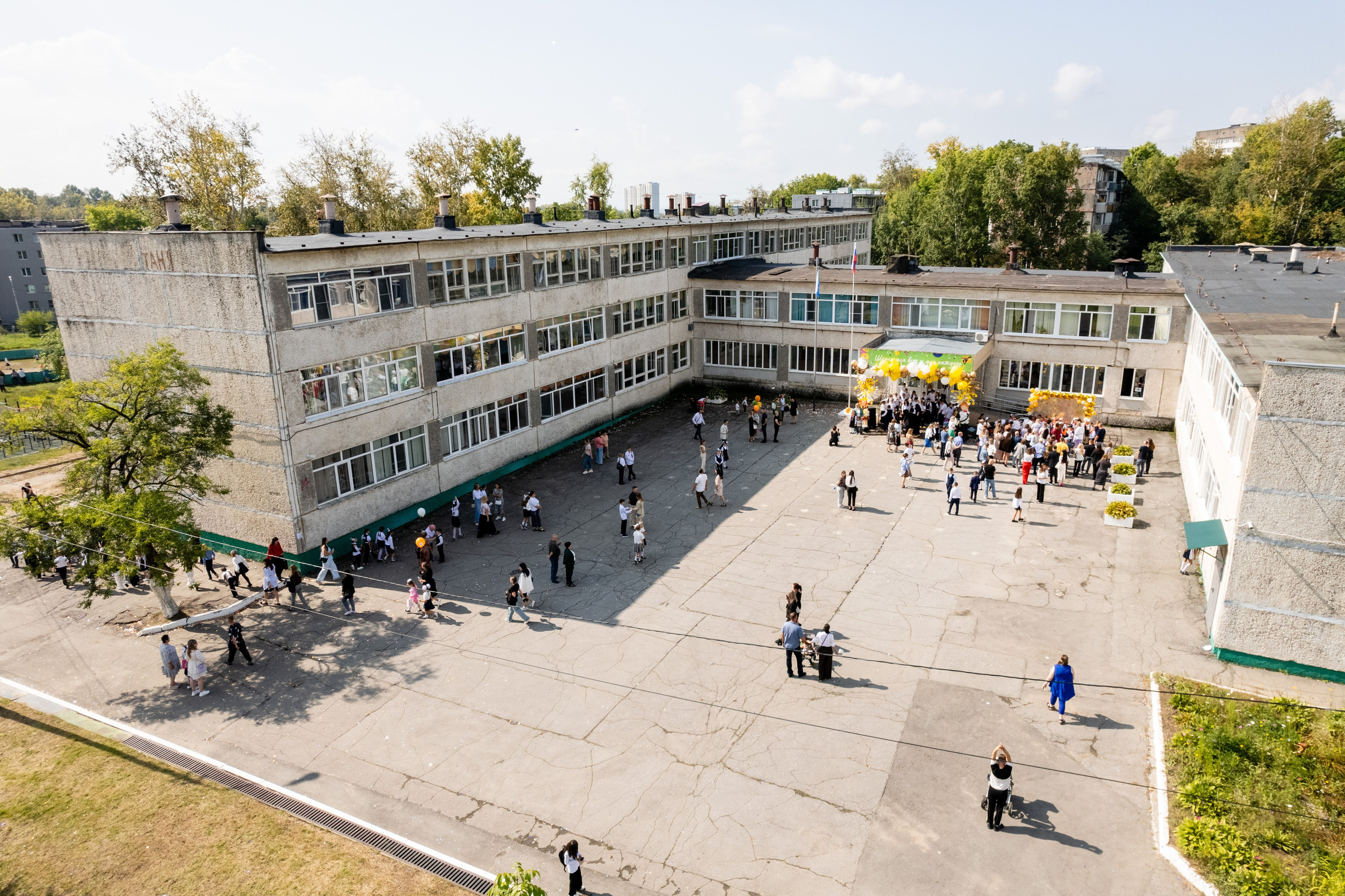 Гимназия № 50. Детский фотограф видеограф в Хабаровске Михаил Орлов