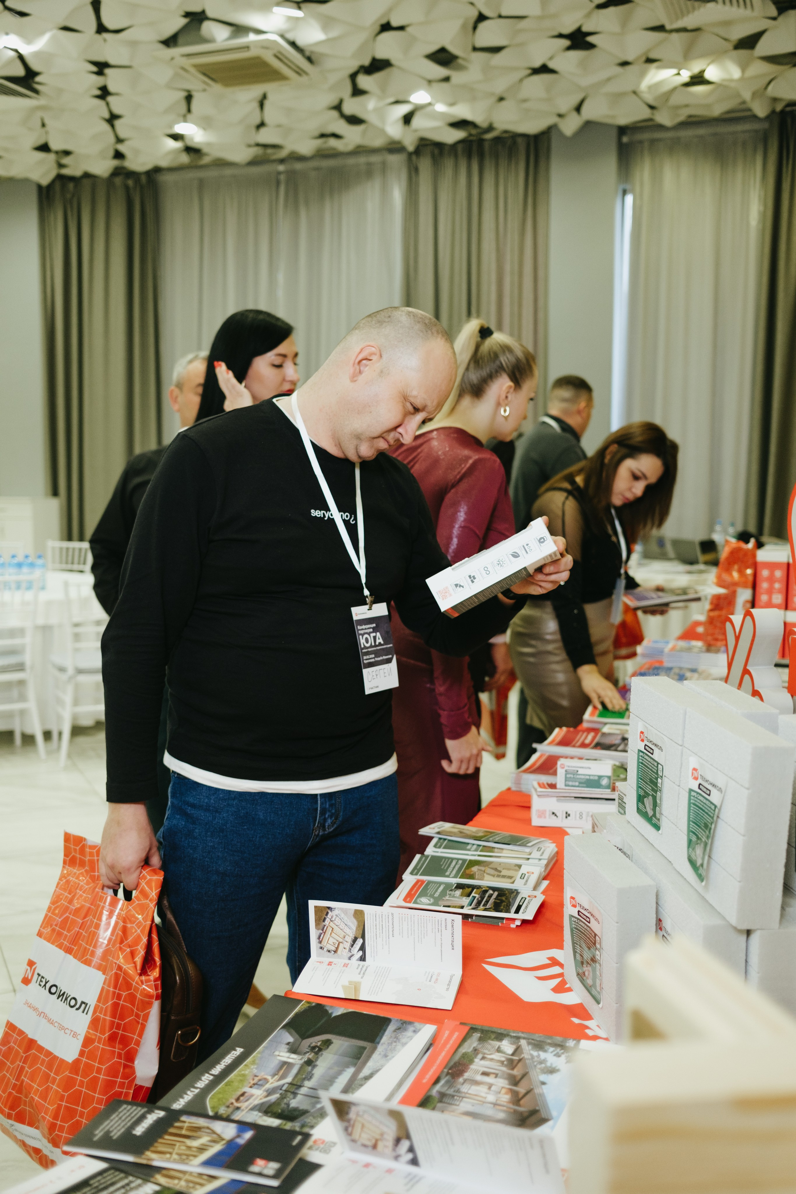 ТЕХНОНИКОЛЬ | КОНФЕРЕНЦИЯ ПАРТНЕРОВ ЮГА. Свадебный фотограф Денис Ожигин в Краснодаре и крае. Эмоциональная и стильная съемка вашего дня