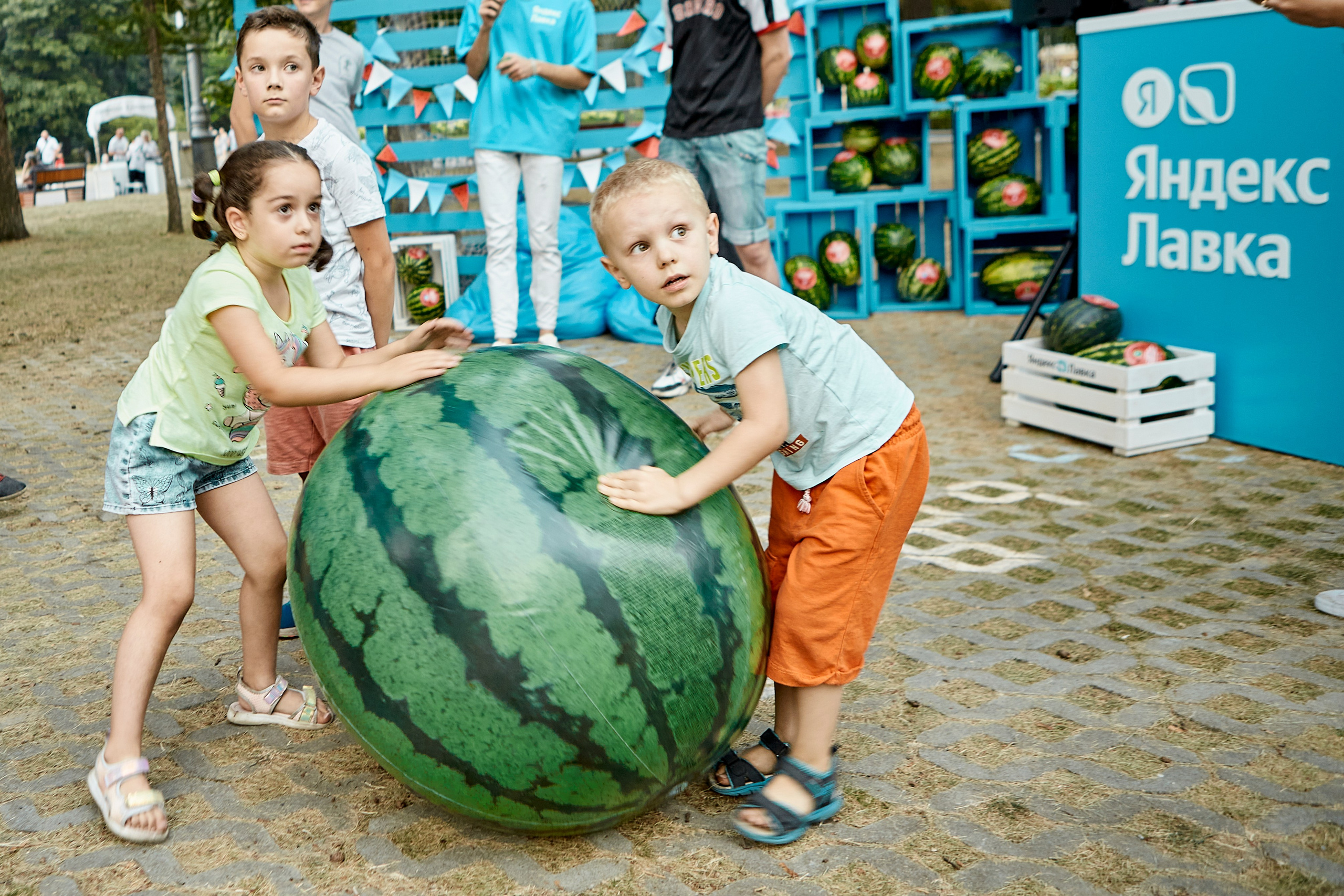 ЯНДЕКС ЛАВКА «АРБУЗНАЯ ФЕЕРИЯ». Фотограф Андрей Егоров