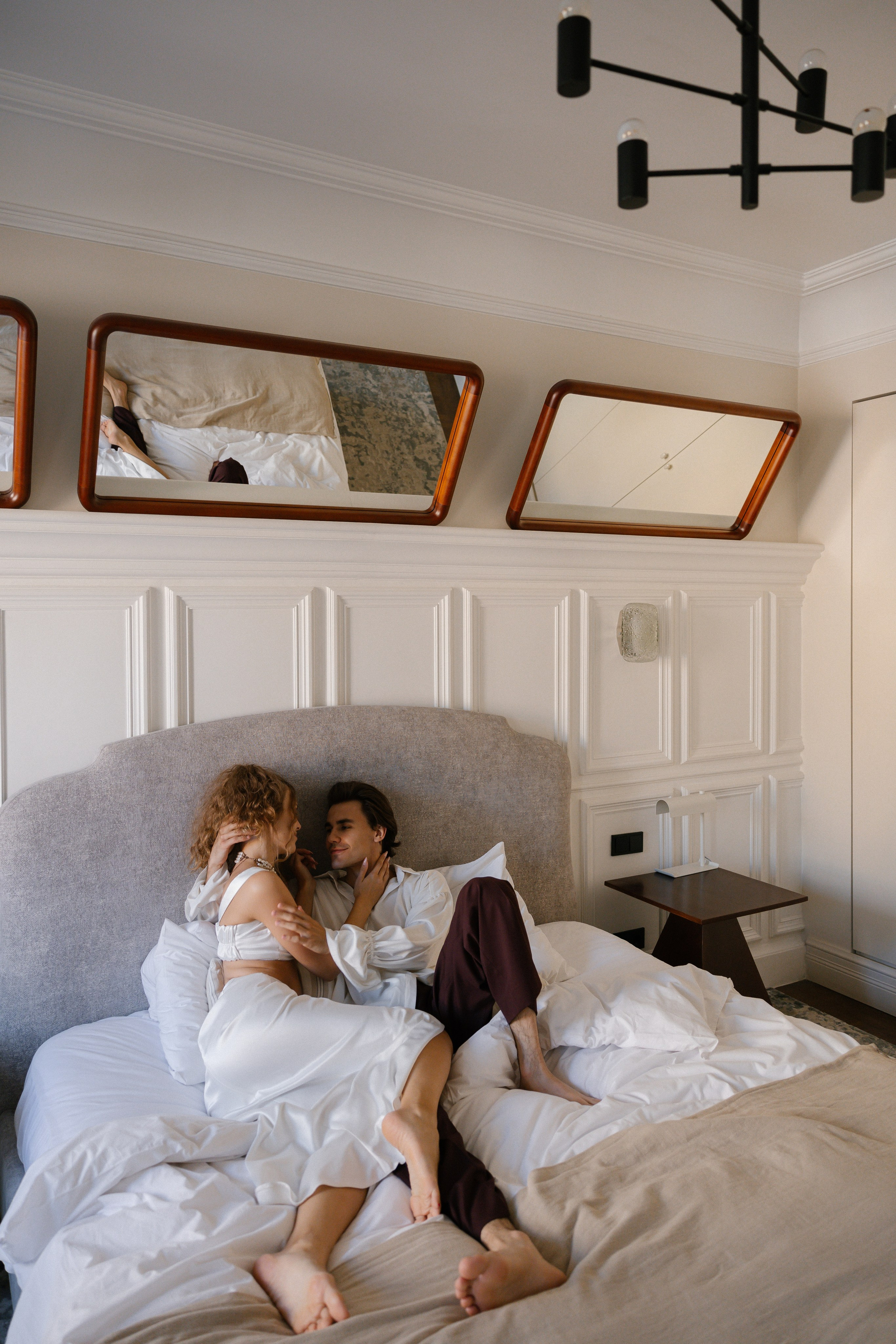 В квартире на Невском