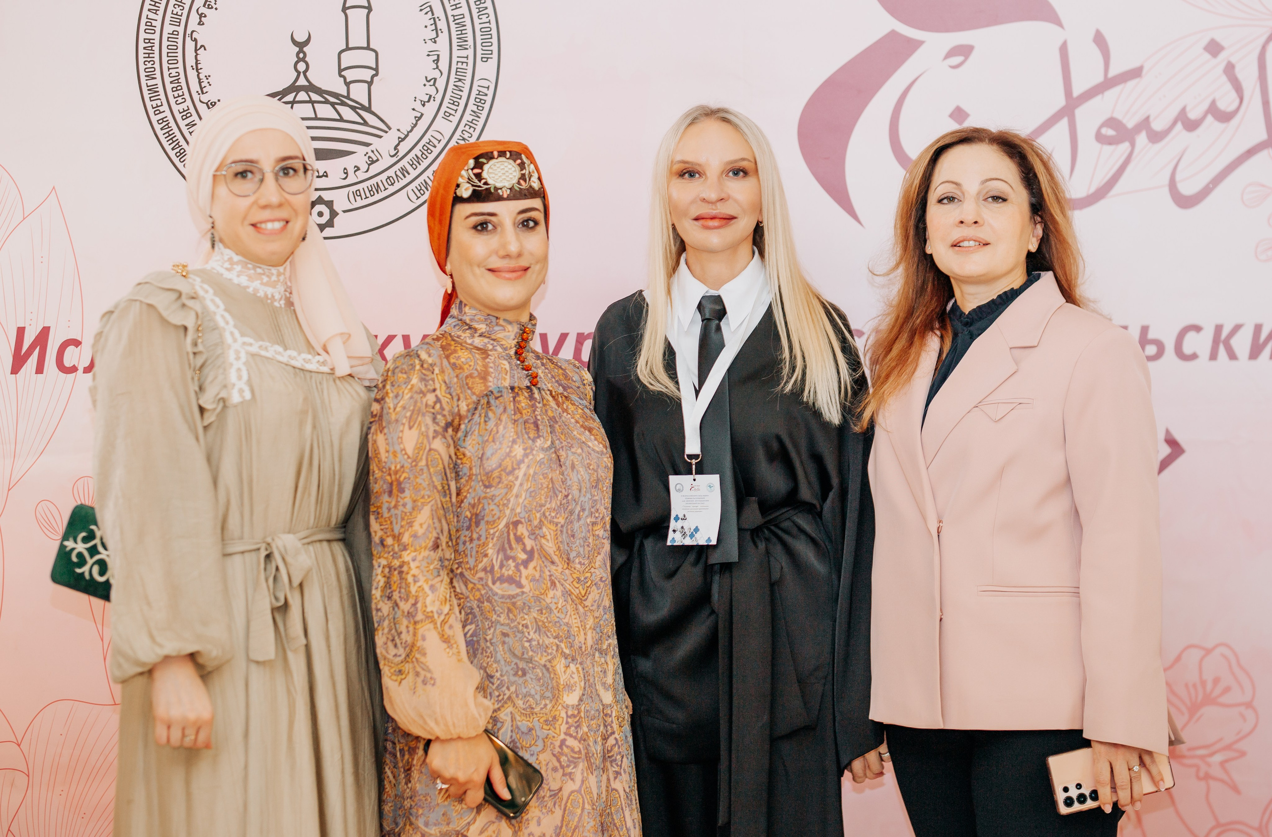 II Всероссйский съезд имени Шефики Гаспринской. Фотограф в Крыму