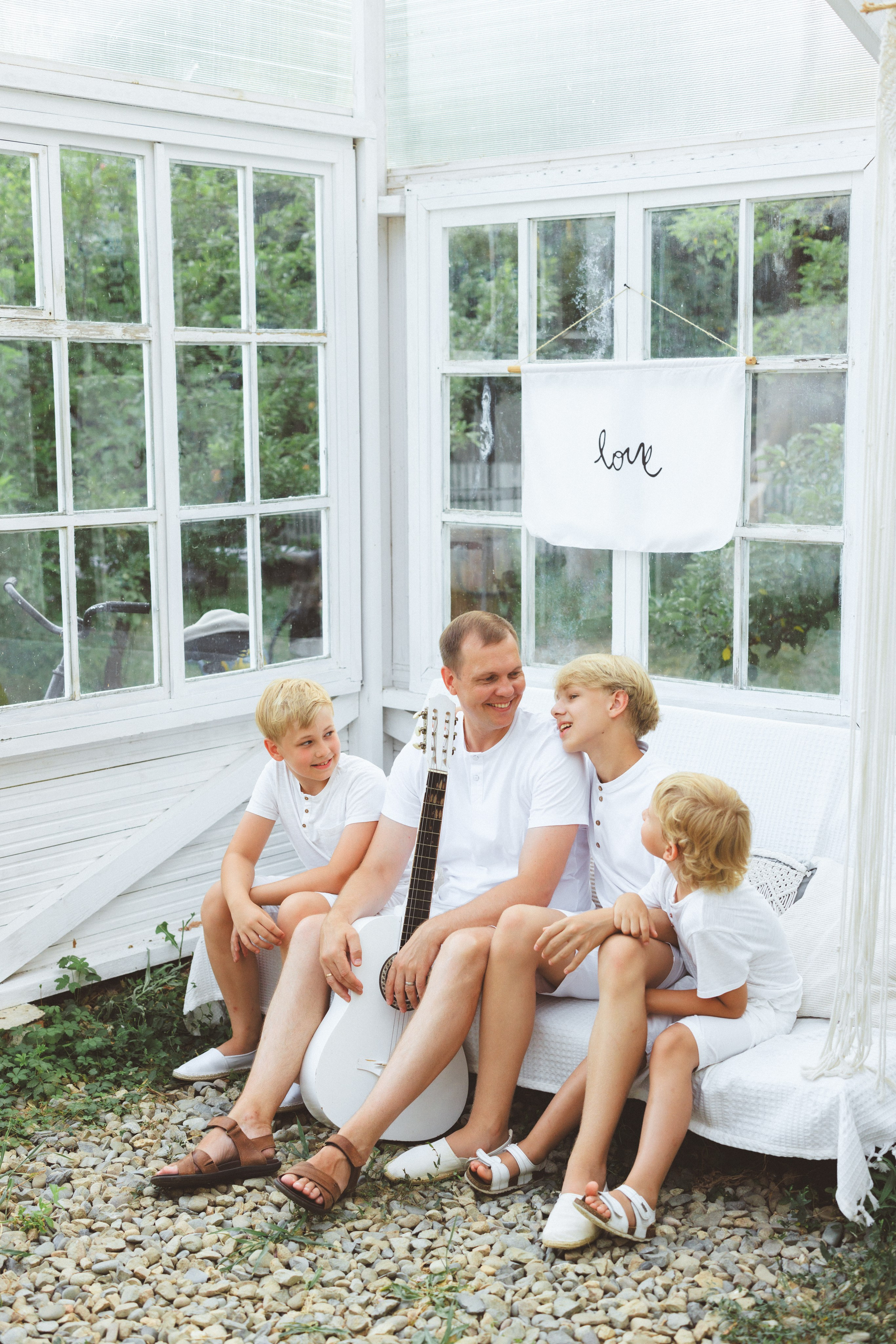 Семейная фотосессия, загородная фотостудия Clover Dacha. Семейный и детский фотограф в Краснодаре Анна Трашкова