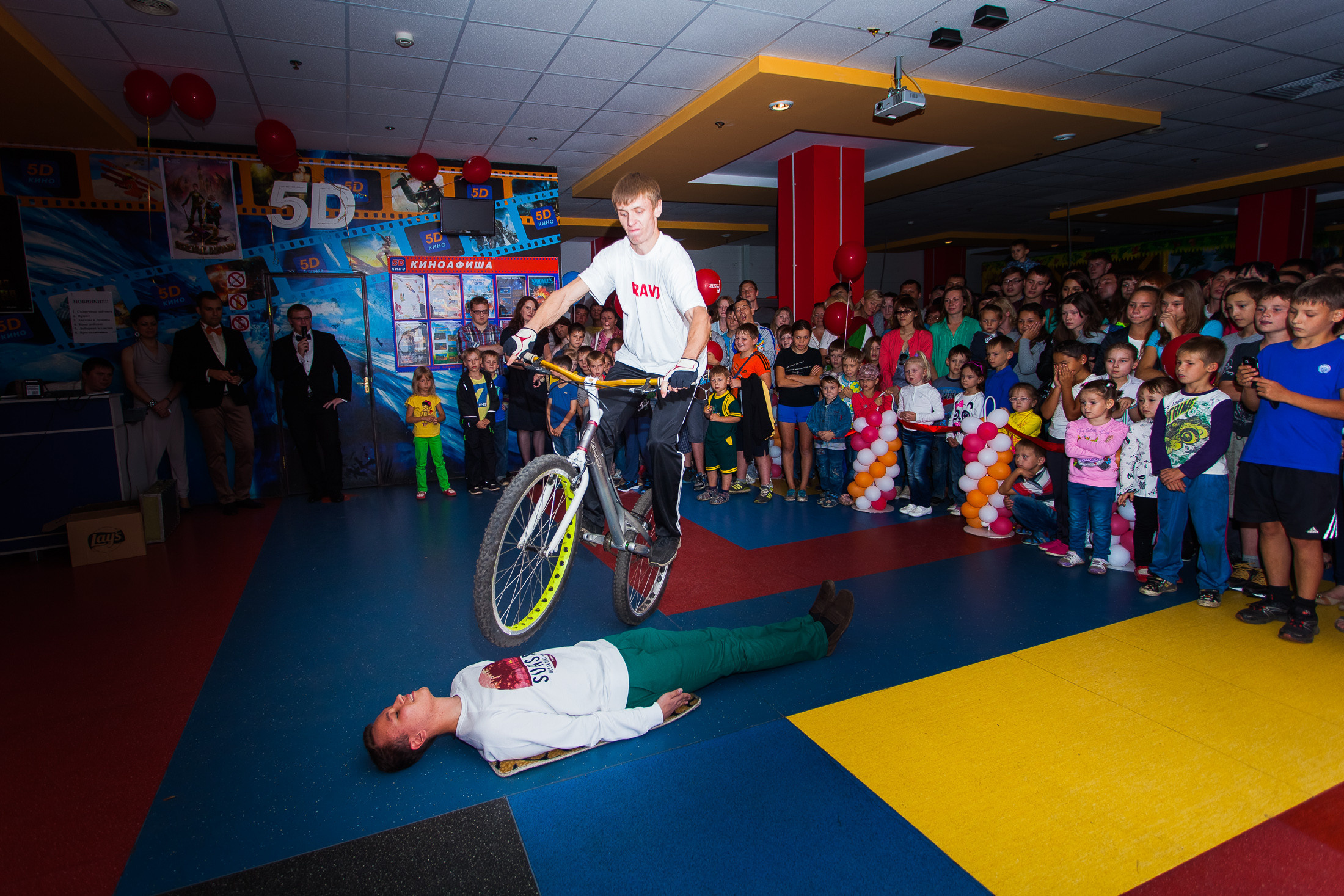 Юбилей фирмы. Фотограф Тимур Биктимеров: портреты, репортажи, фотокниги