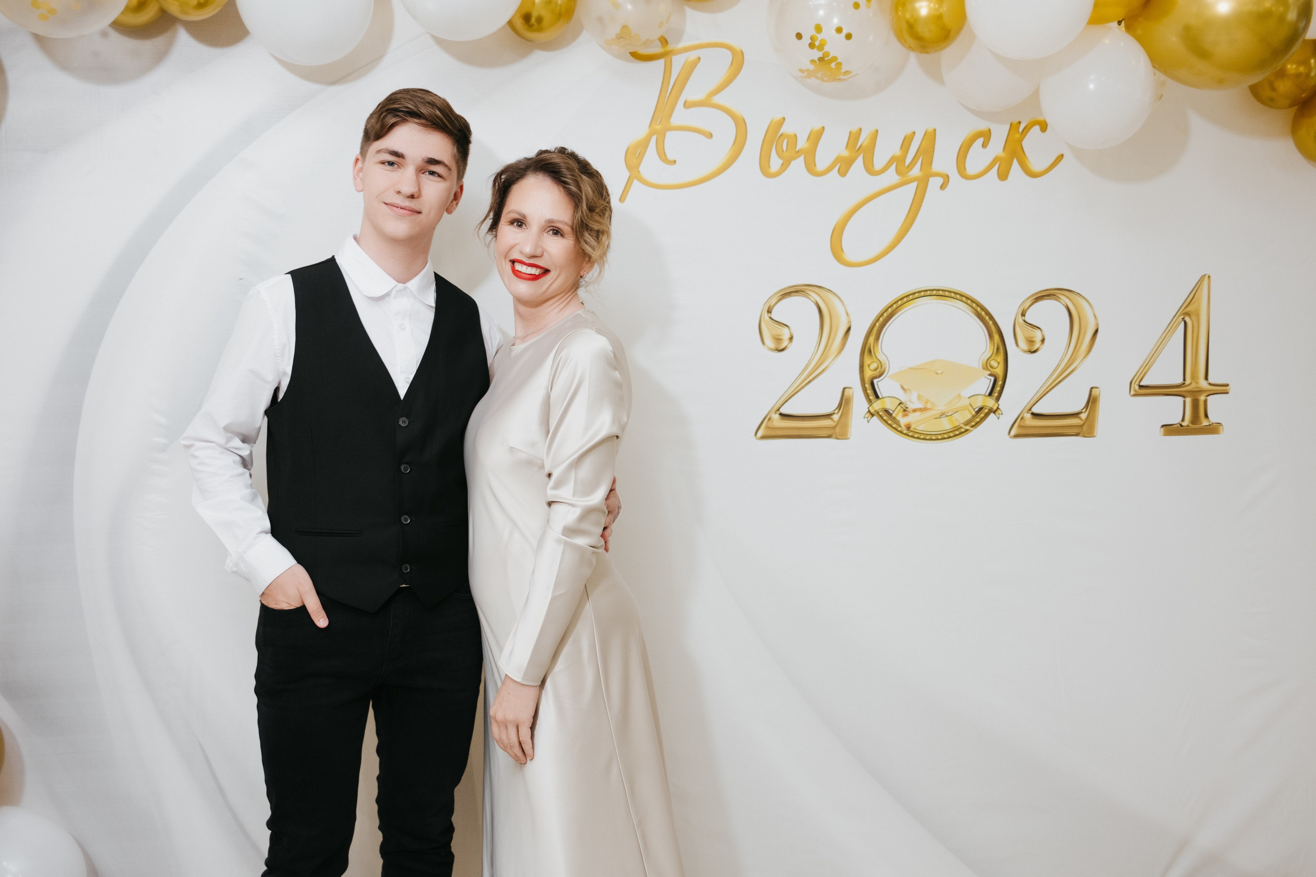 Выпускной 11 класс школы № 30. Свадебный и репортажной фотограф Денис Ожигин в Краснодаре и Краснодарском крае