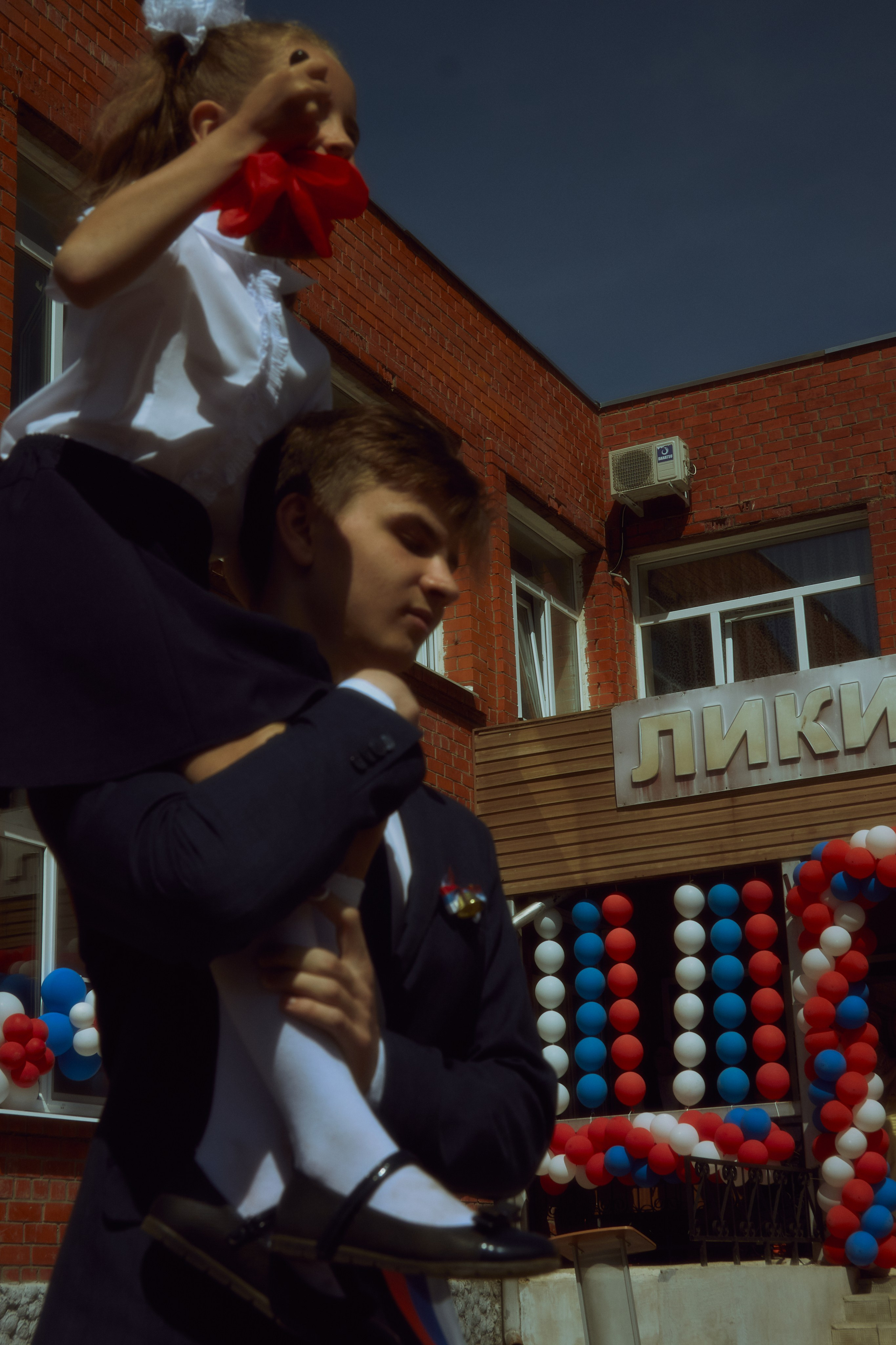 Последний звонок. Фотограф Елизавета Маслова. Москва. Art, Fashion