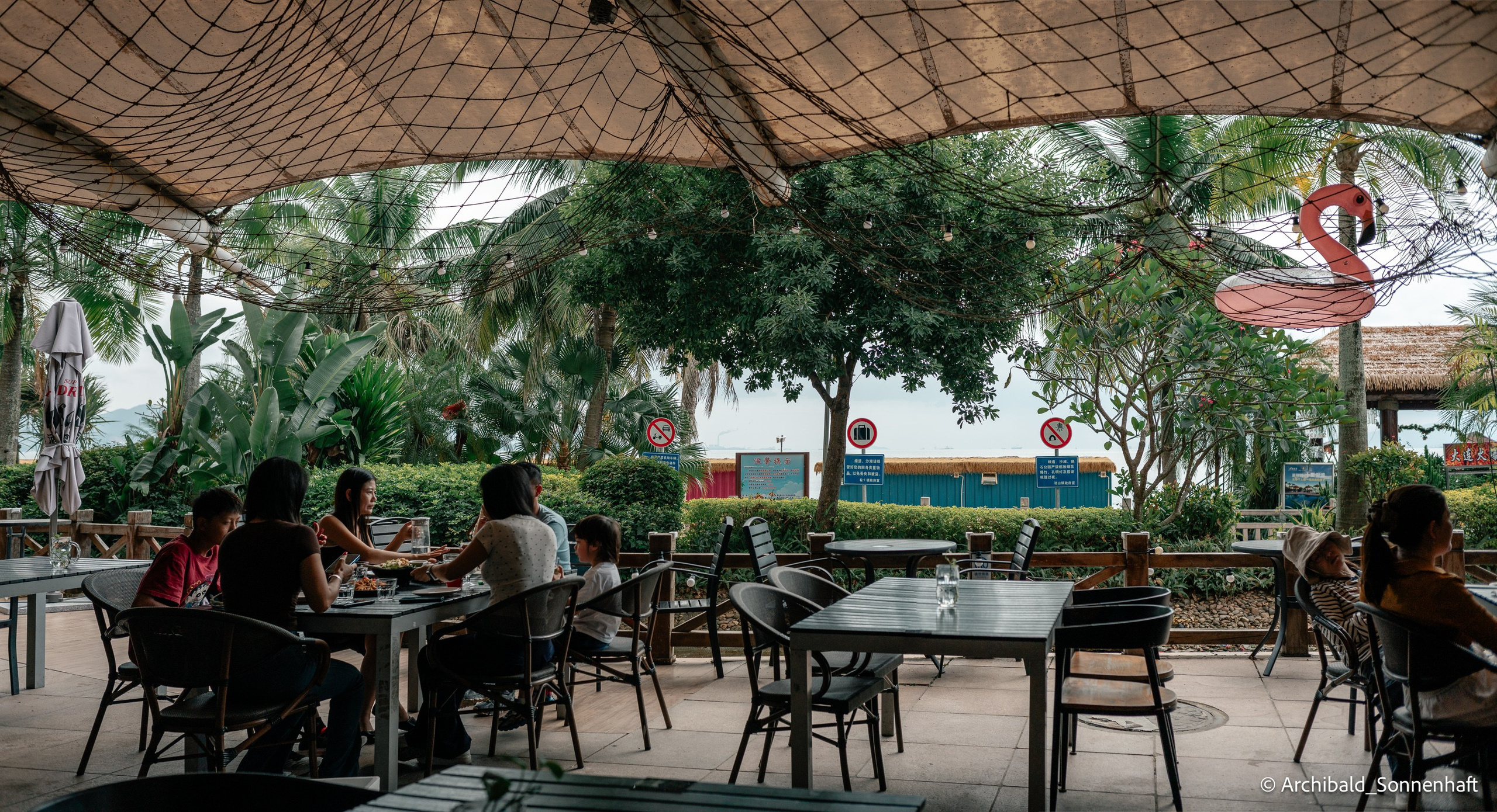 Kayaking in Huizhou, China. Photographer in Guangzhou, China. Archibald Sonnenhaft