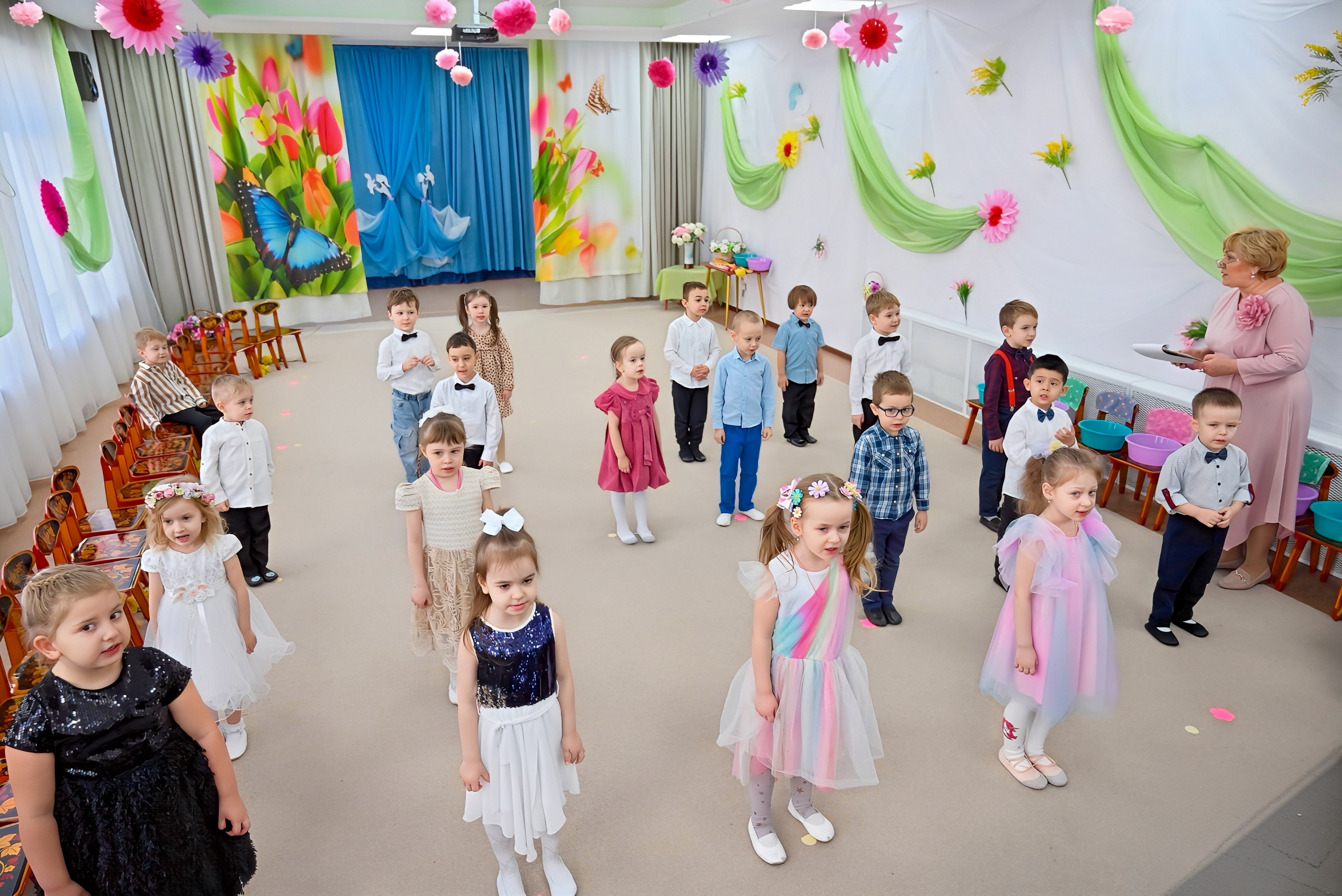 Праздник в группе «Дружная семейка». Семейный и детский фотограф Москва