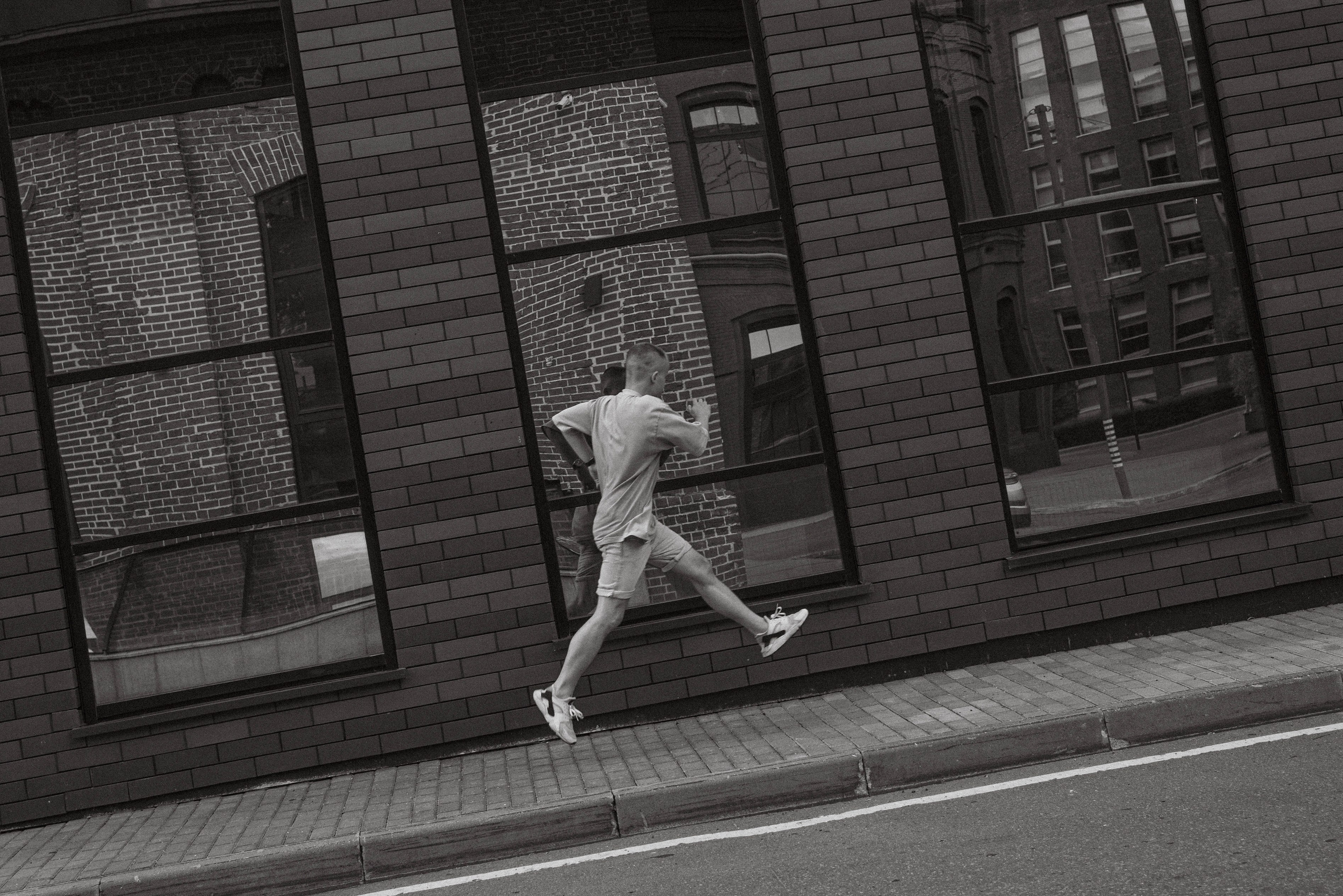 В кадре: педагог. Творческие фотосессии в Москве. Фотоальбом лидера группы ЯЛО