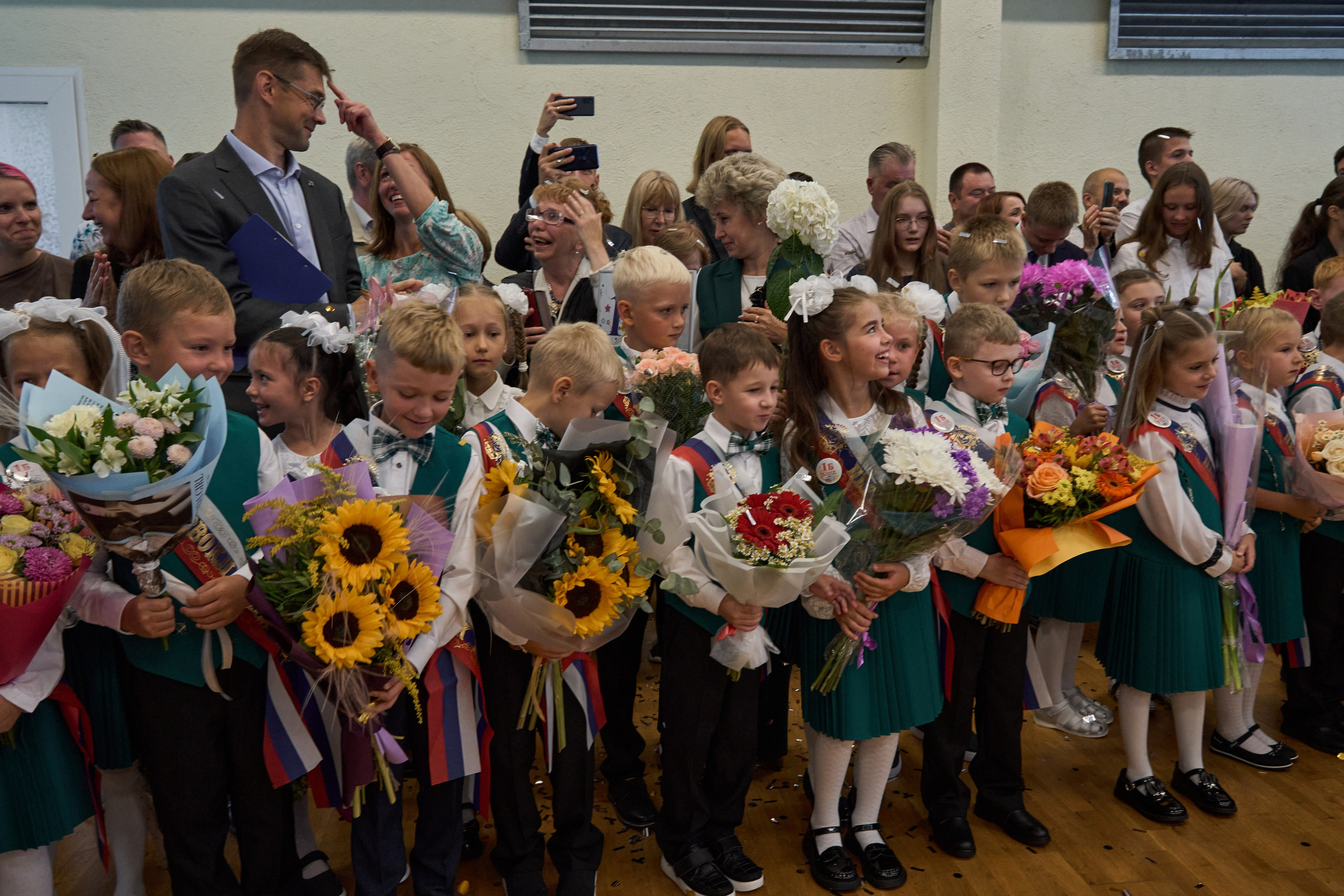 Школьная линейка. 1«Б». Фотограф в Санкт-Петербурге Настя Атом