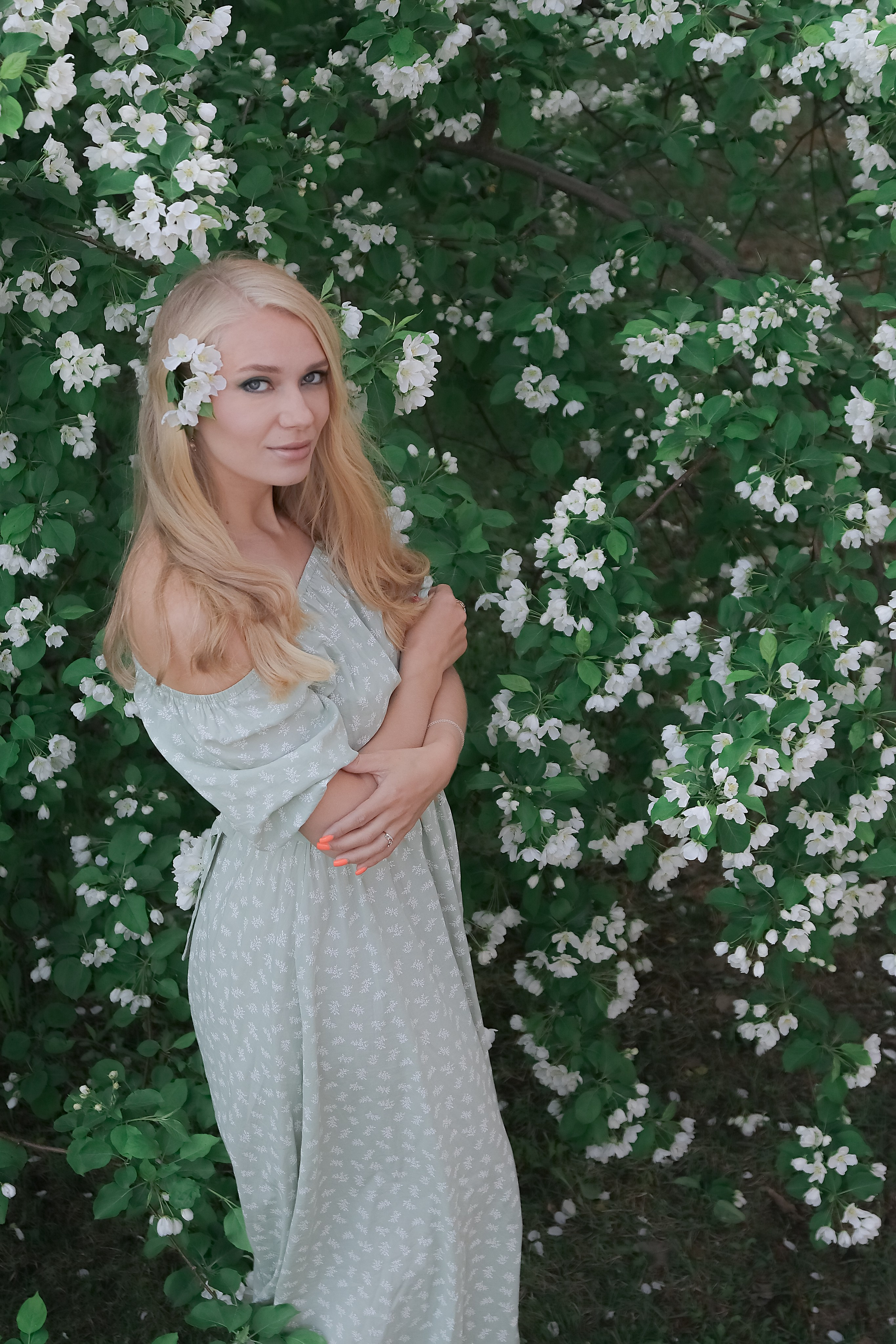 Любовь и цветущая яблоня. Портретный и пейзажный фотограф Никита Павлов