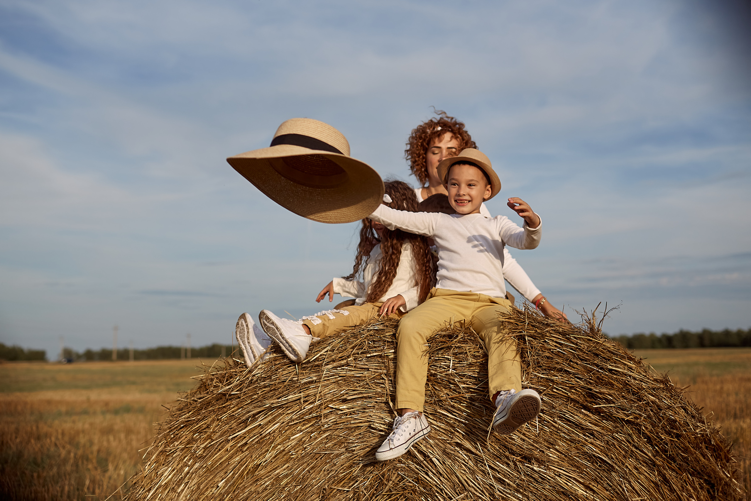 Безмятежность в поле. Фотограф Москва|Ясенево Яна Новокрещенных