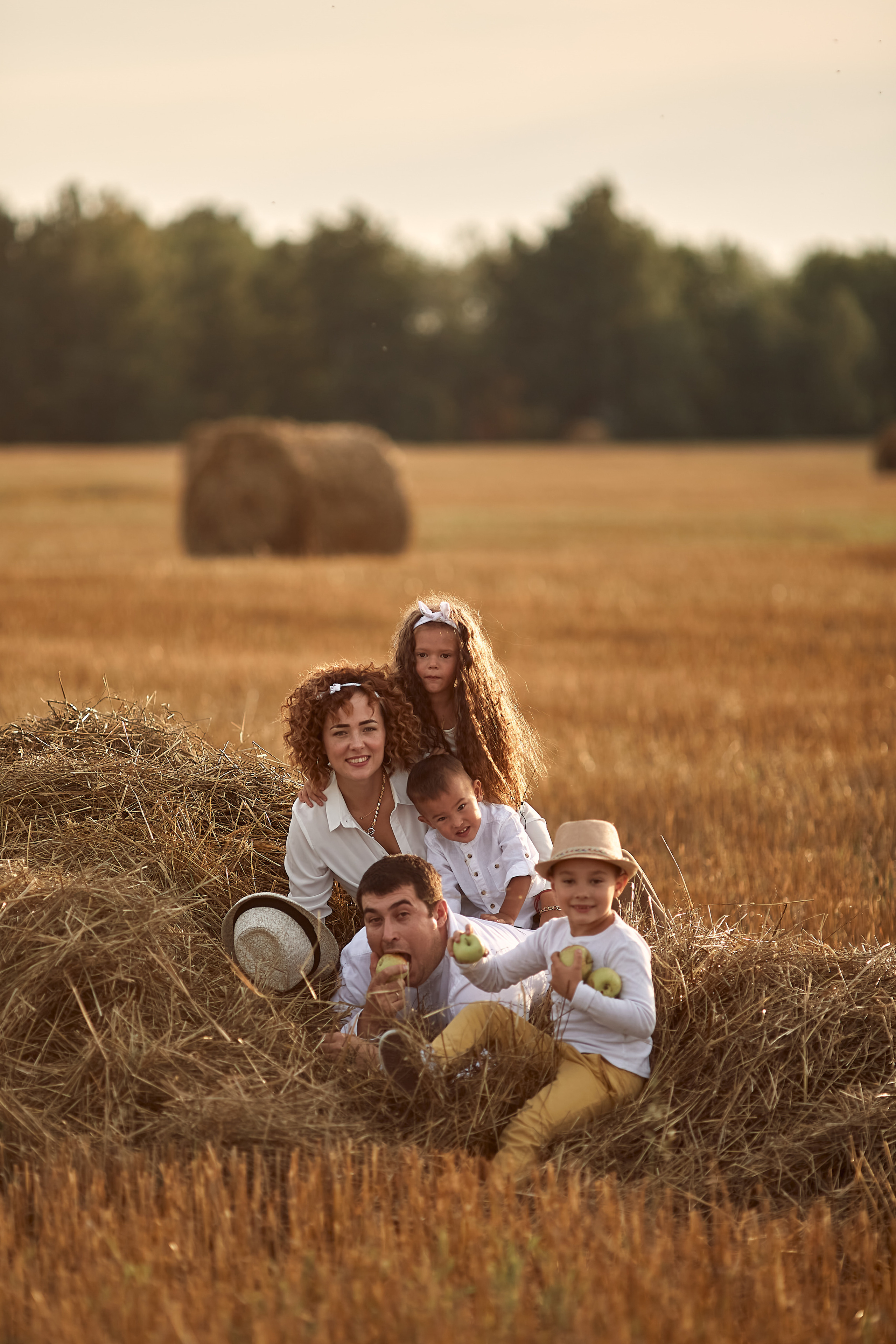 Безмятежность в поле. Фотограф Москва|Ясенево Яна Новокрещенных