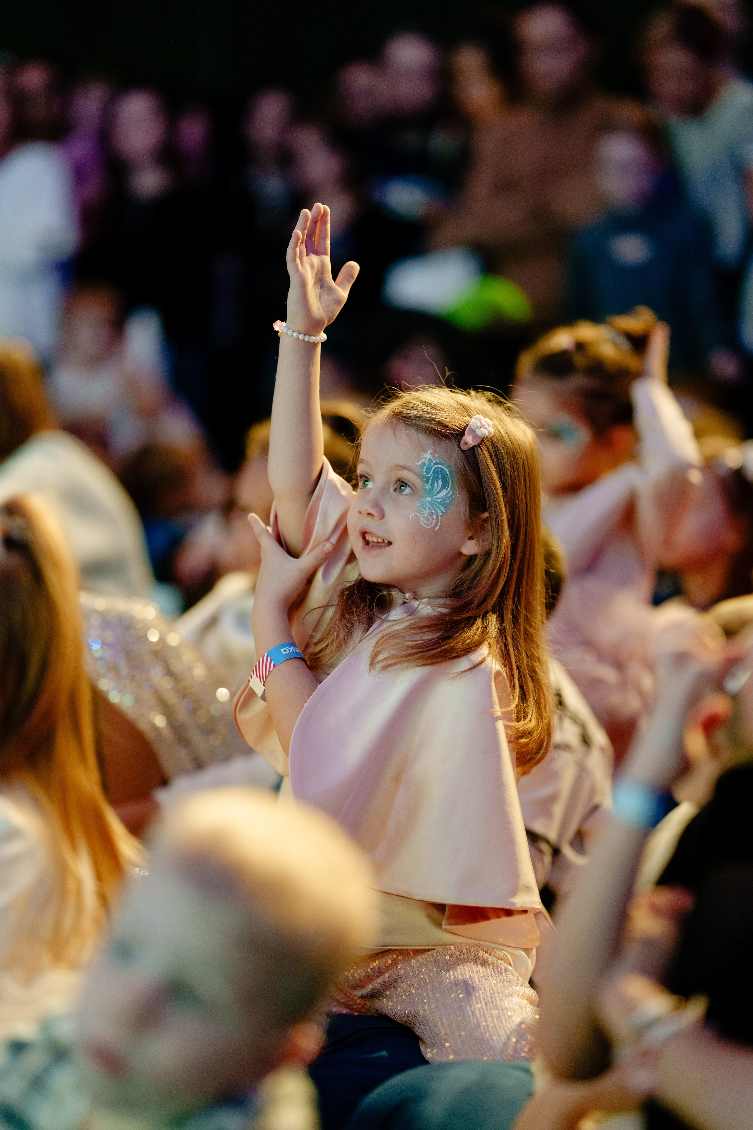 Репортажный фотограф VK Елка. Репортажный фотограф Москва Сергей Дружинин