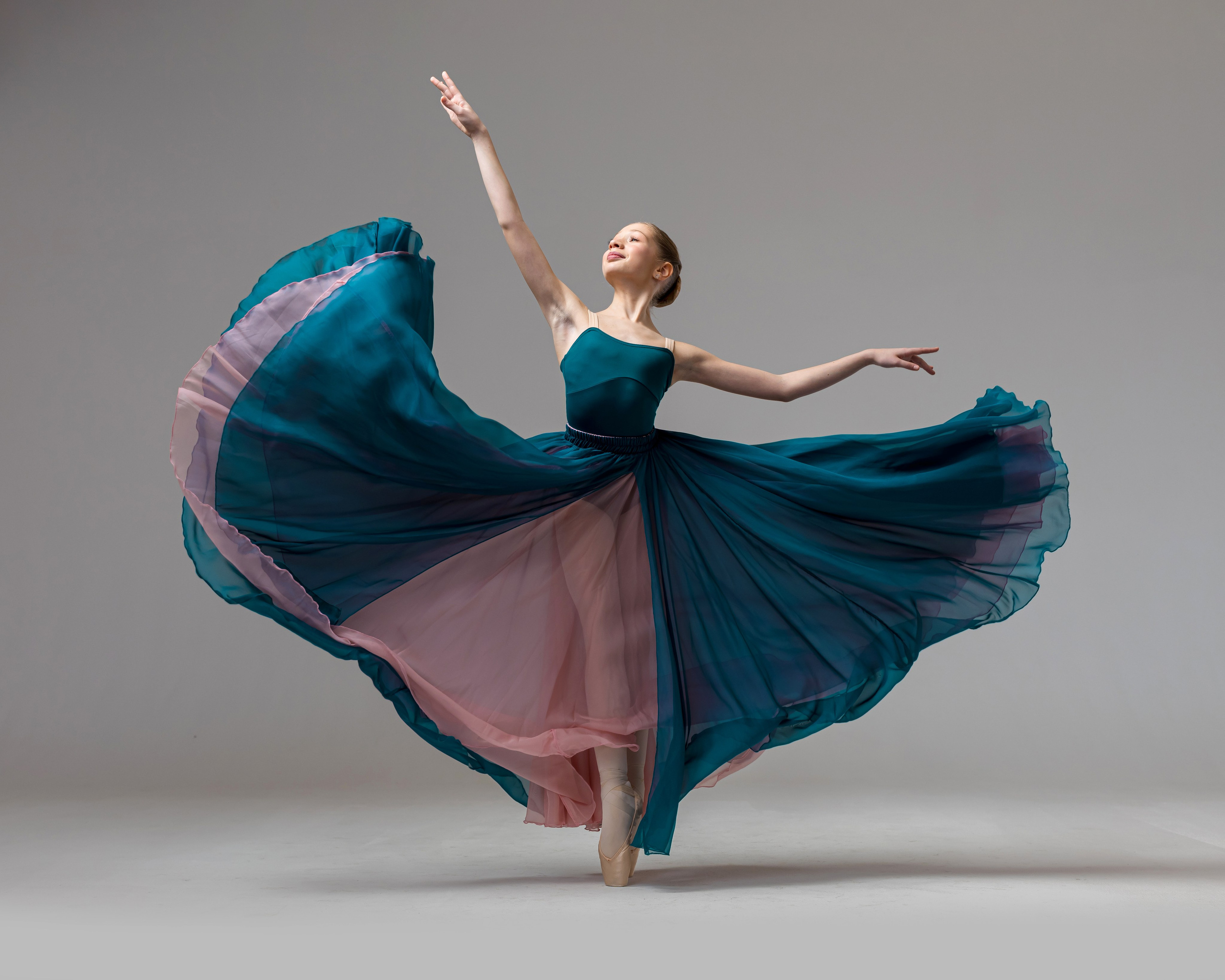 Изумрудно-розовая двухсторонняя юбка напрокат. Балетный фотограф Алина Ханько. Балетный фотограф Алина Ханько — Душа Балета
