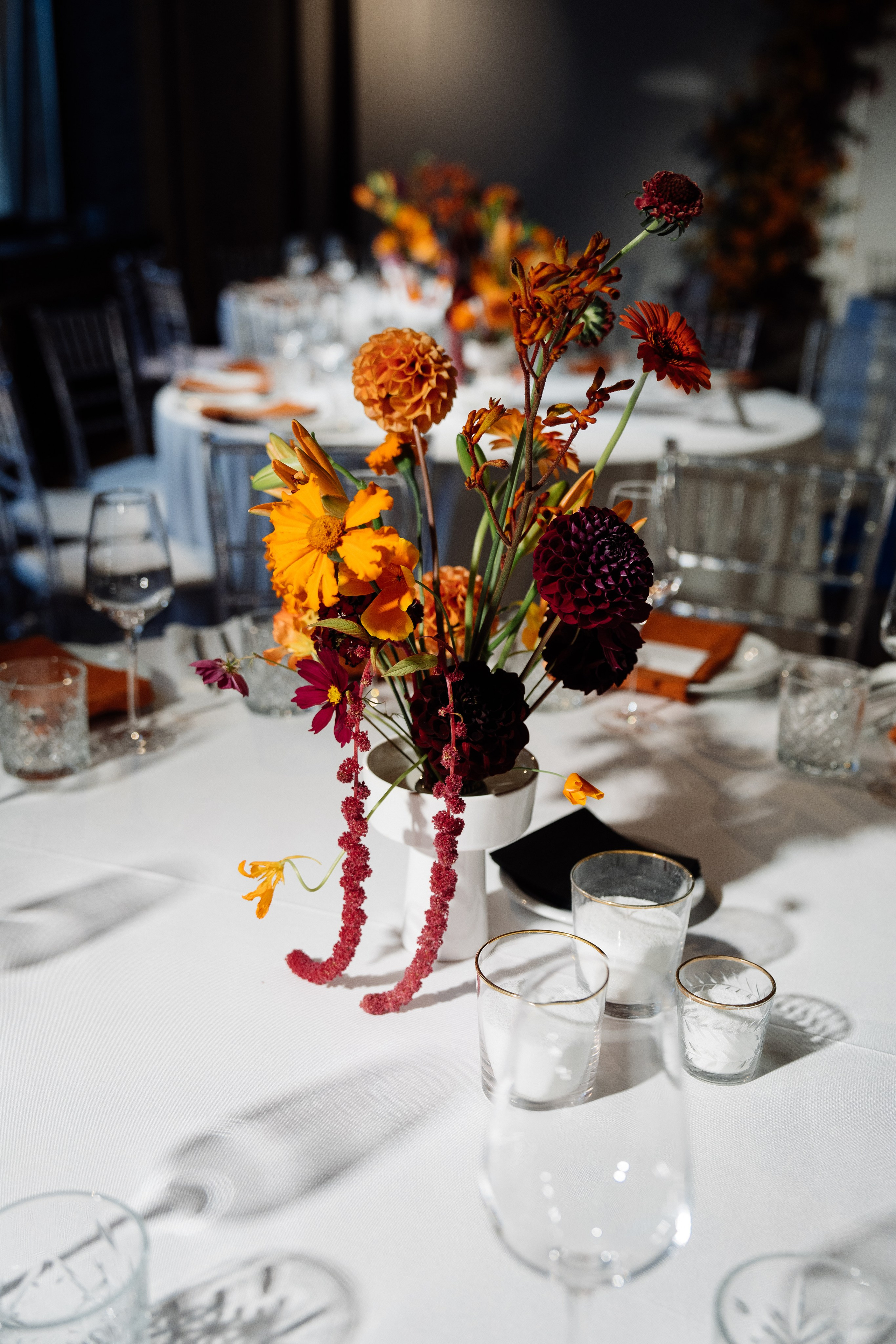 Оранжевая свадьба в гребешках. Свадебный фотограф организатор в Санкт-Петербурге Ассоль Опарина