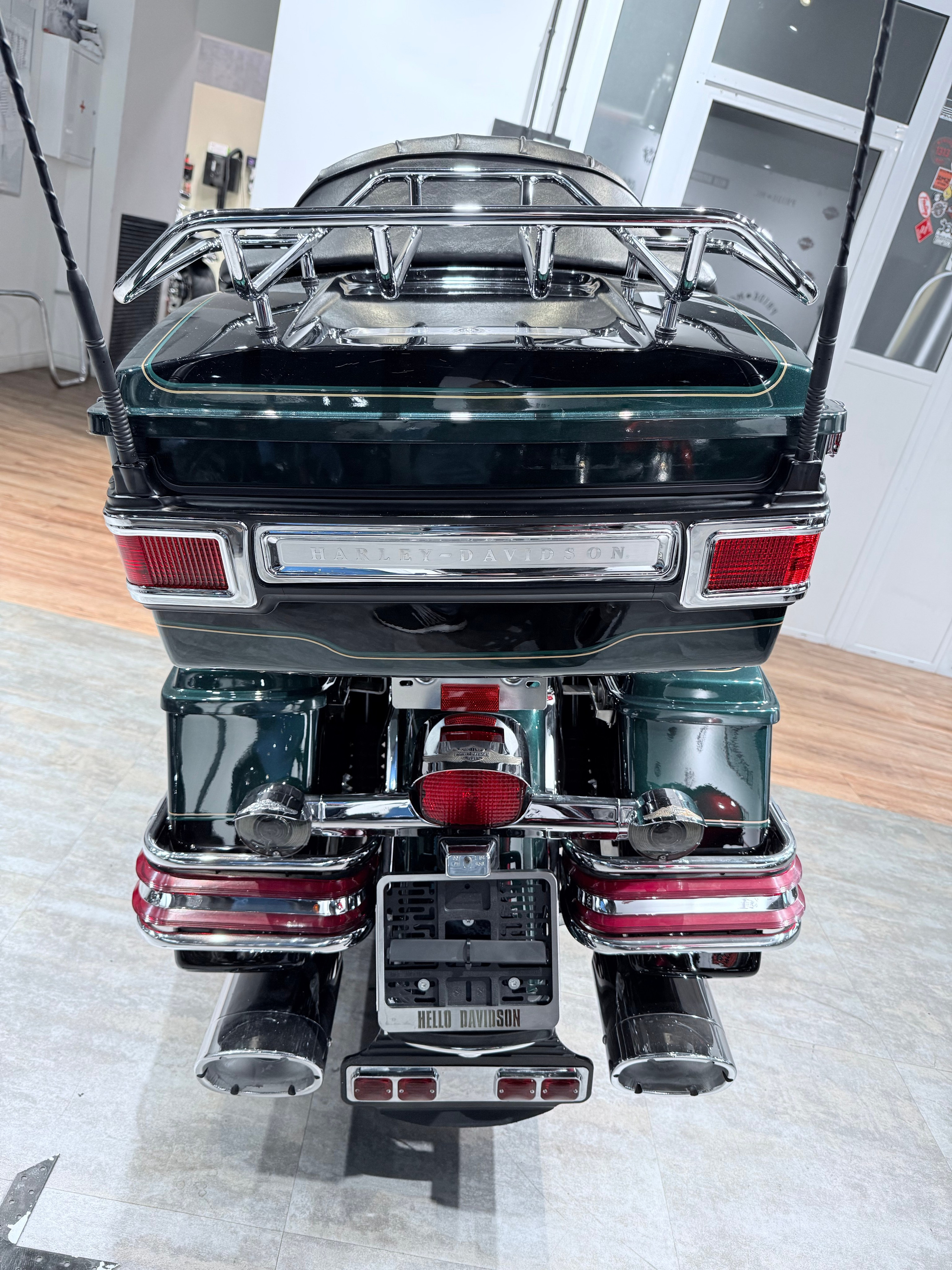 Electra Glide Emerald Green. Hello Davidson, Москва. Только хорошие мотоциклы…