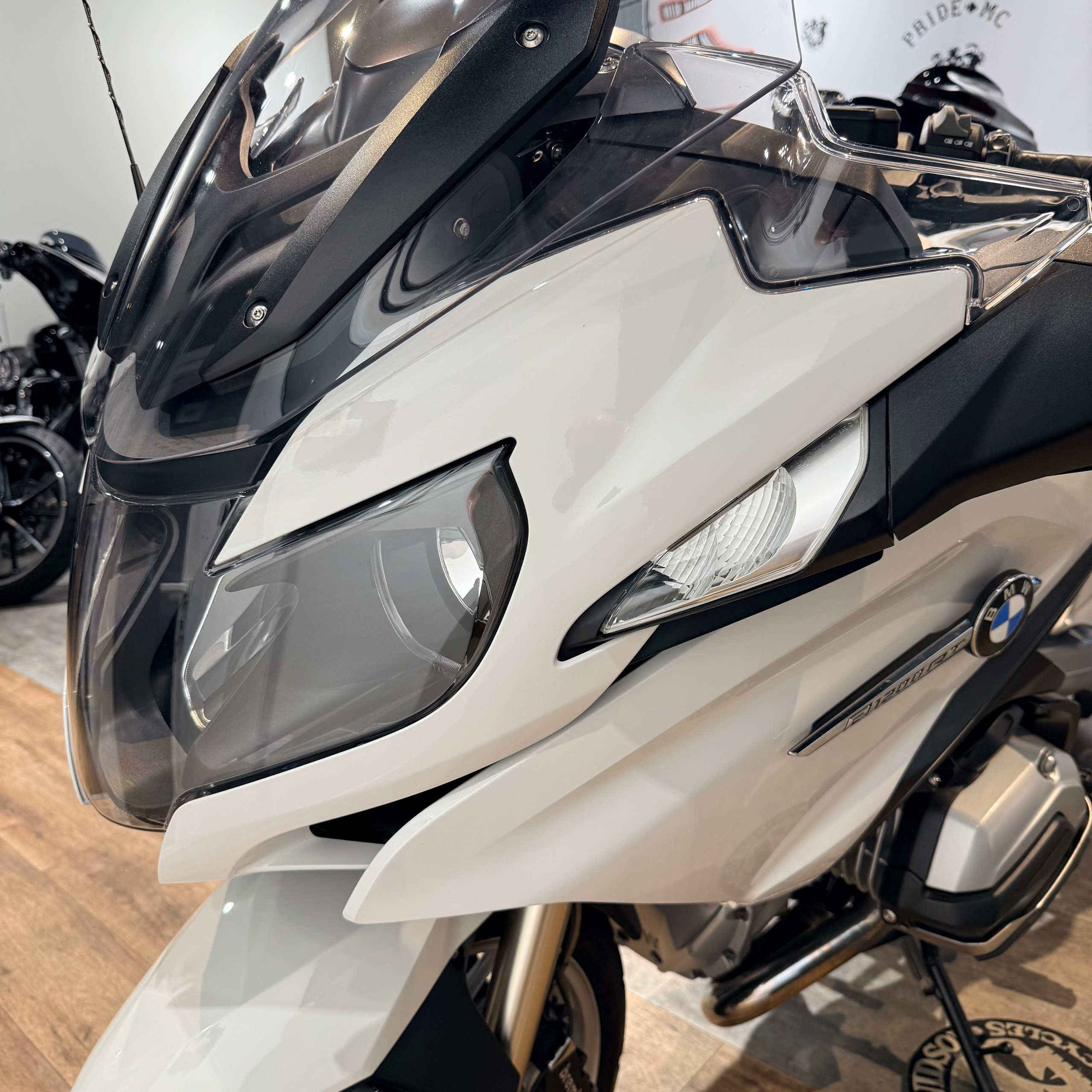2015 BMW R1200RT Alpine White (VIN WB10*5141). Hello Davidson, Москва. Только хорошие мотоциклы…