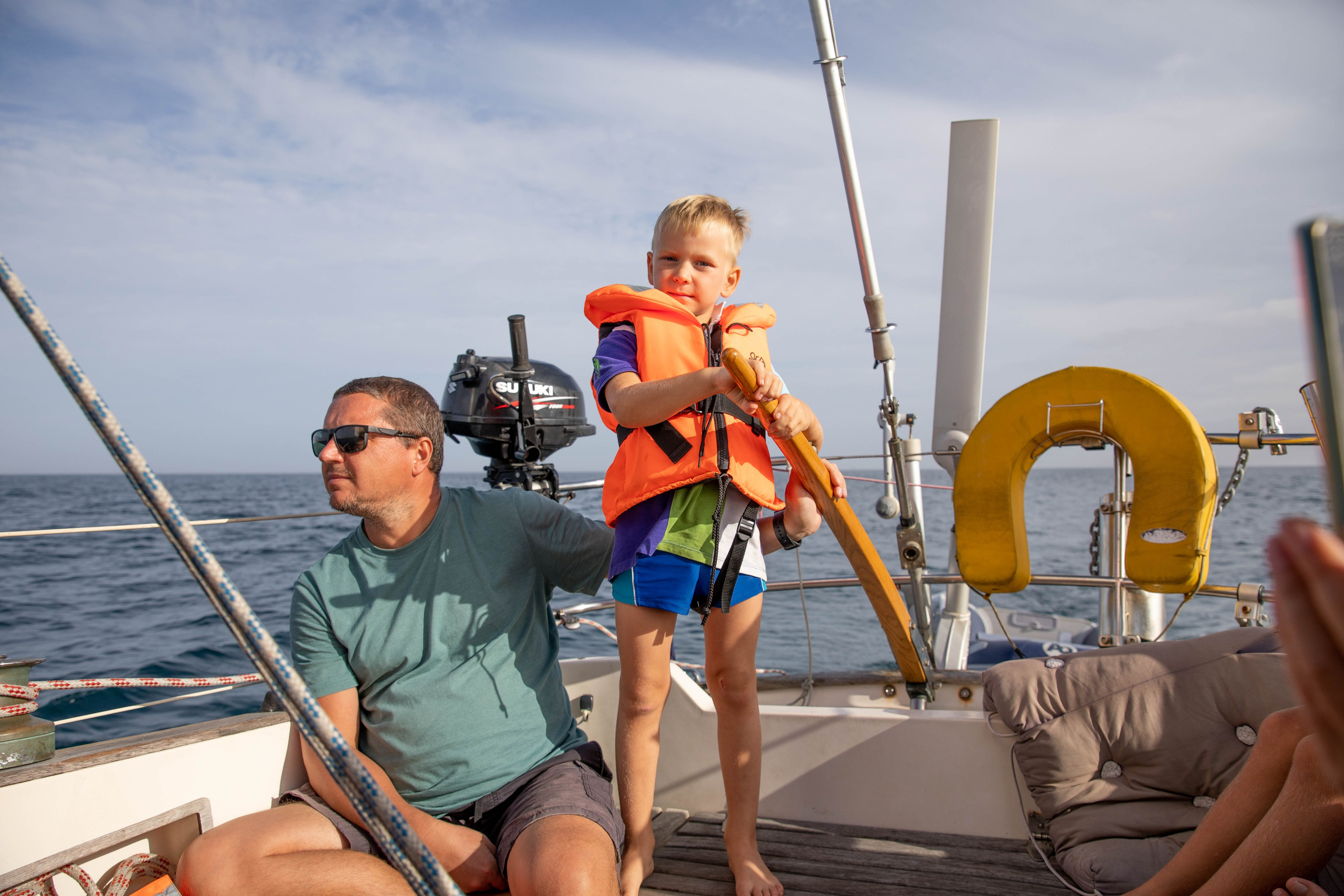 Photo trip of families with children on a sailing yacht. Professional Photographer in Portugal. Oksana Lomnova