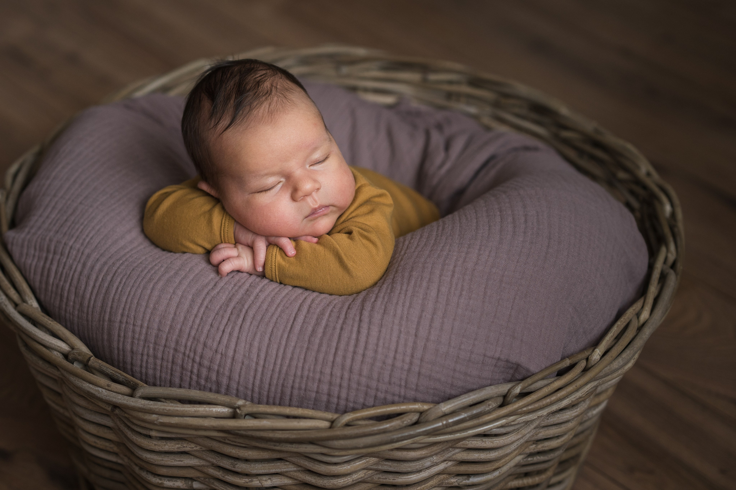 Малыш в корзине. Семейный и детский фотограф Москва Дарья Бугра