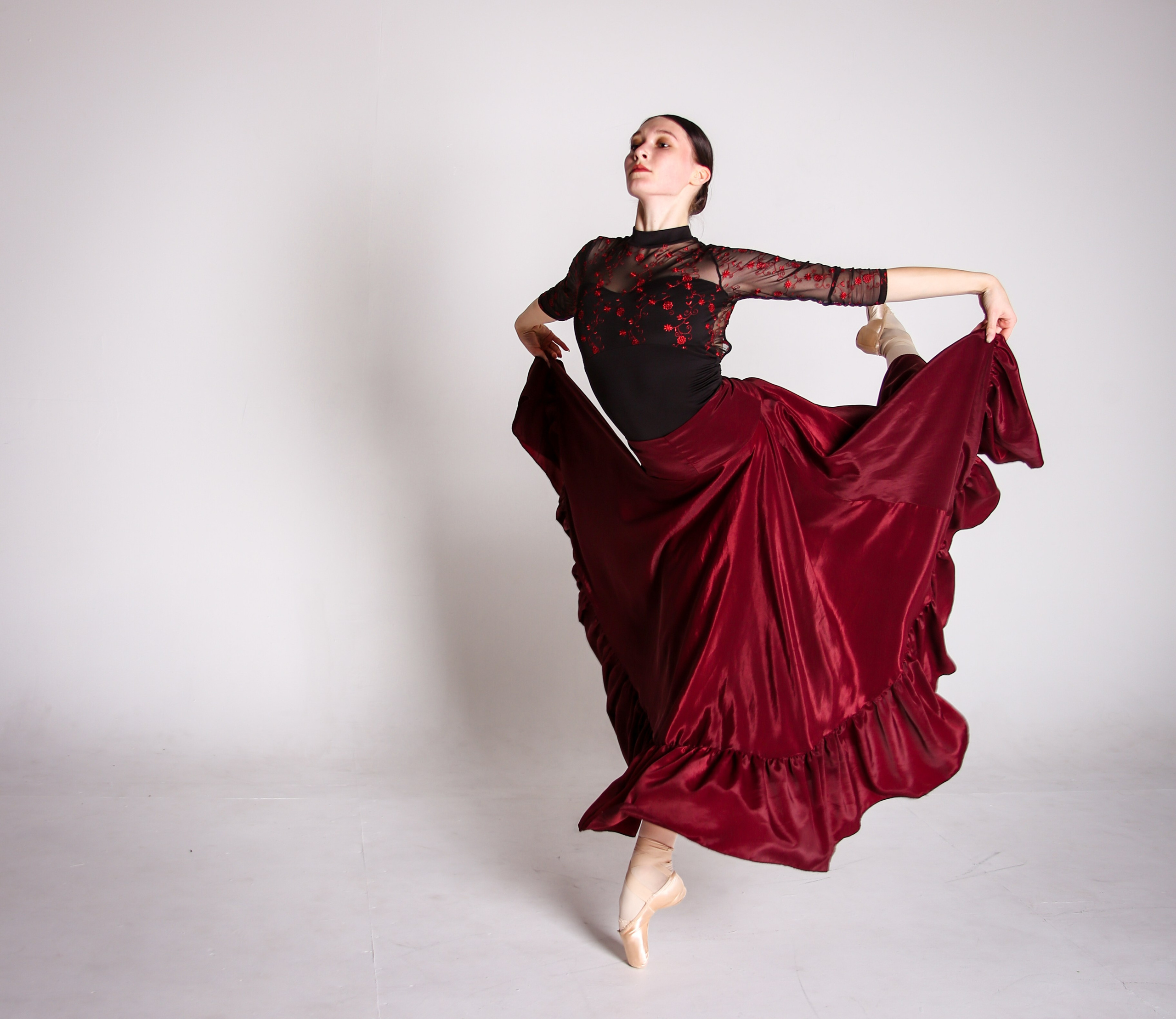 Балерина Екатерина. Фотограф Пермь. Фотосессия в фотостудии Перми и на свежем воздухе