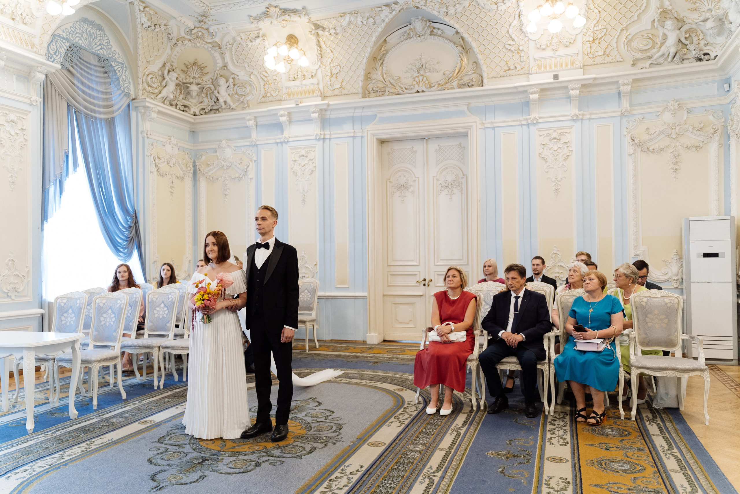 Свадьба на крыше Петербурга. Свадебный фотограф организатор в Санкт-Петербурге Ассоль Опарина