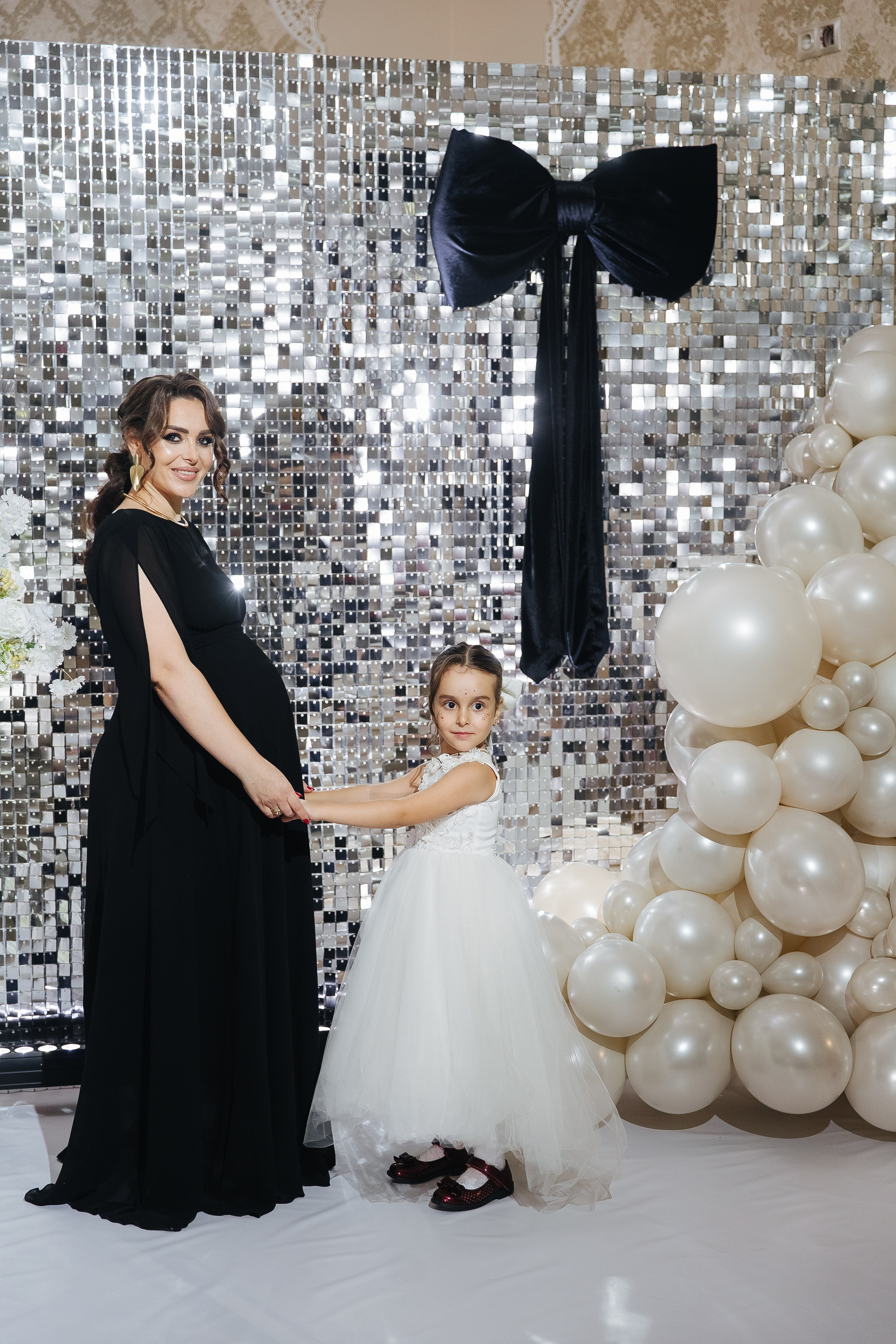 Ани и Назели. 35&5 День рождения, «Янтарь». Фотограф в Красноярске Надежда Воскресенская