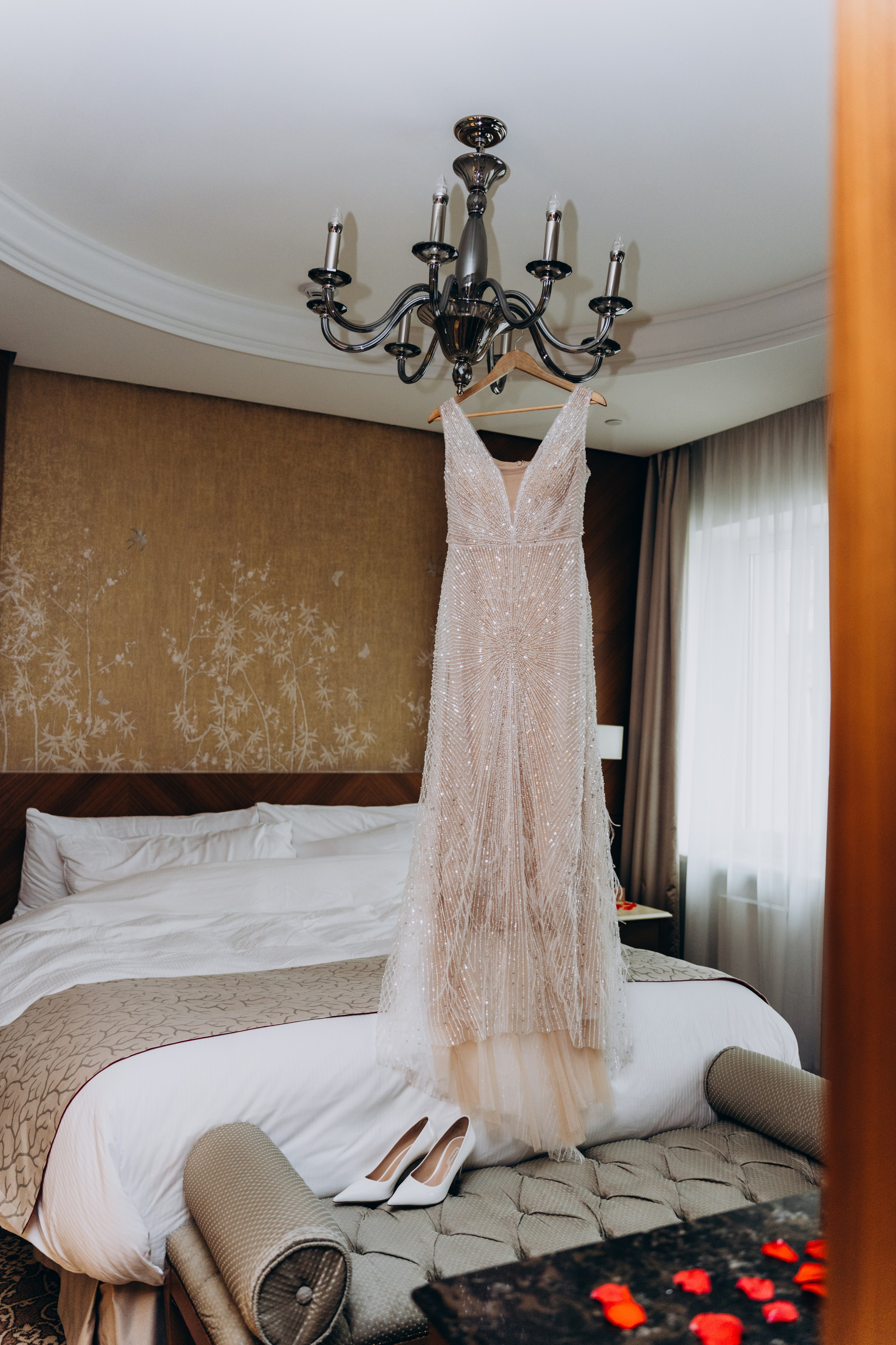 Свадебная съемка в Москве — красивые и трогательные моменты вашего важного дня, запечатленные опытным фотографом.