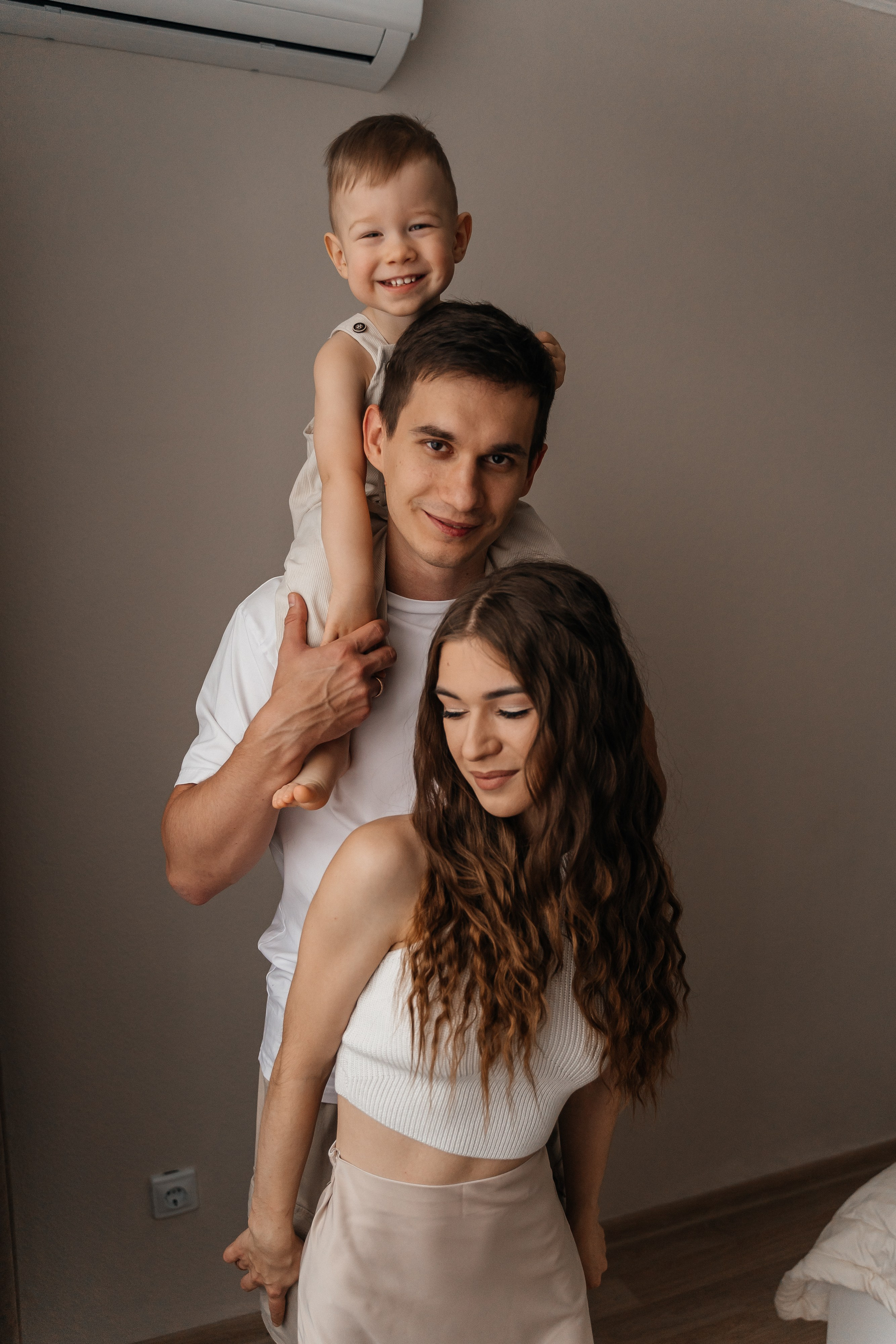 Вадим, Юля и Мирон. Волик Мария